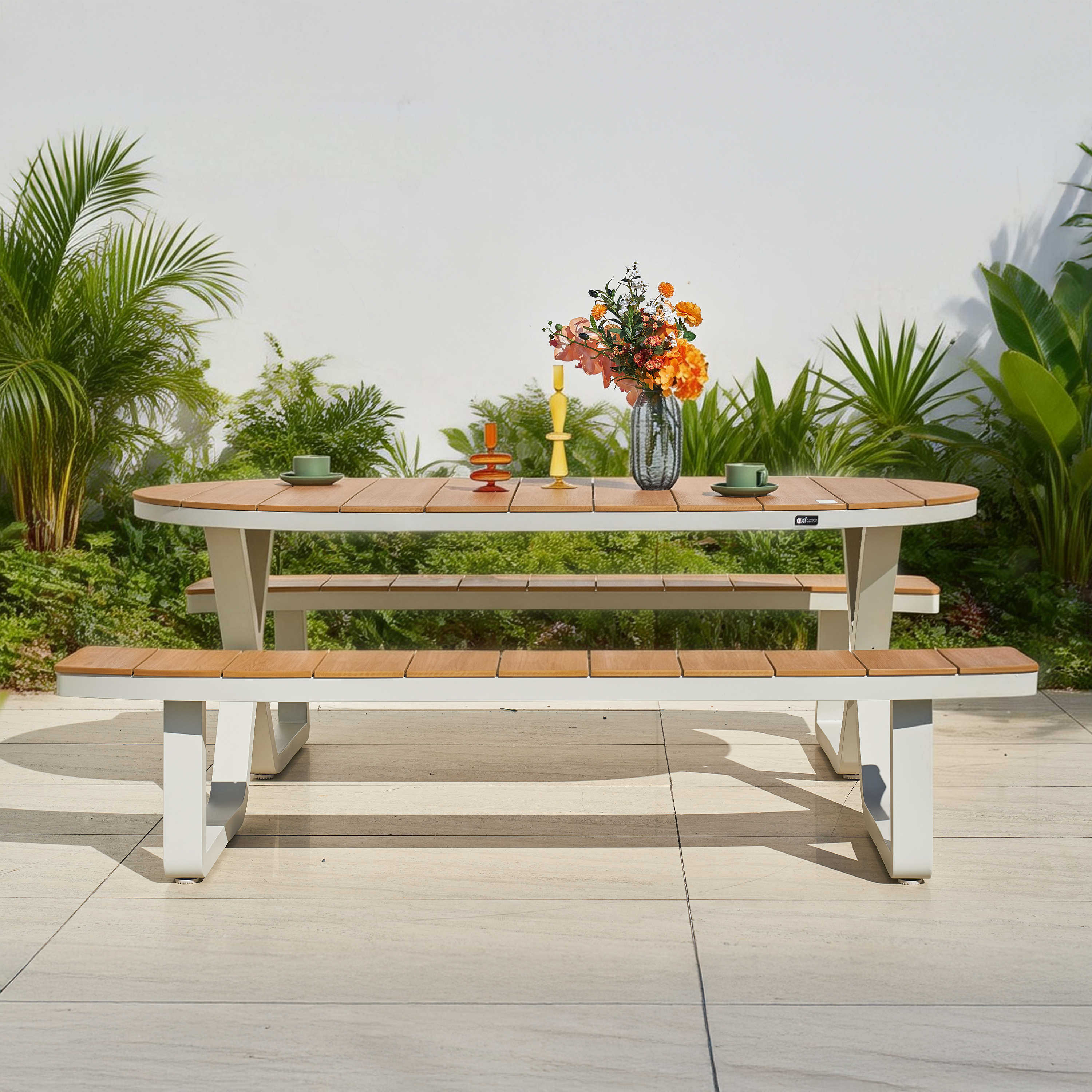 AXI Jax Picnic Table with 2 benches Oval – White/Teak-look Polywood