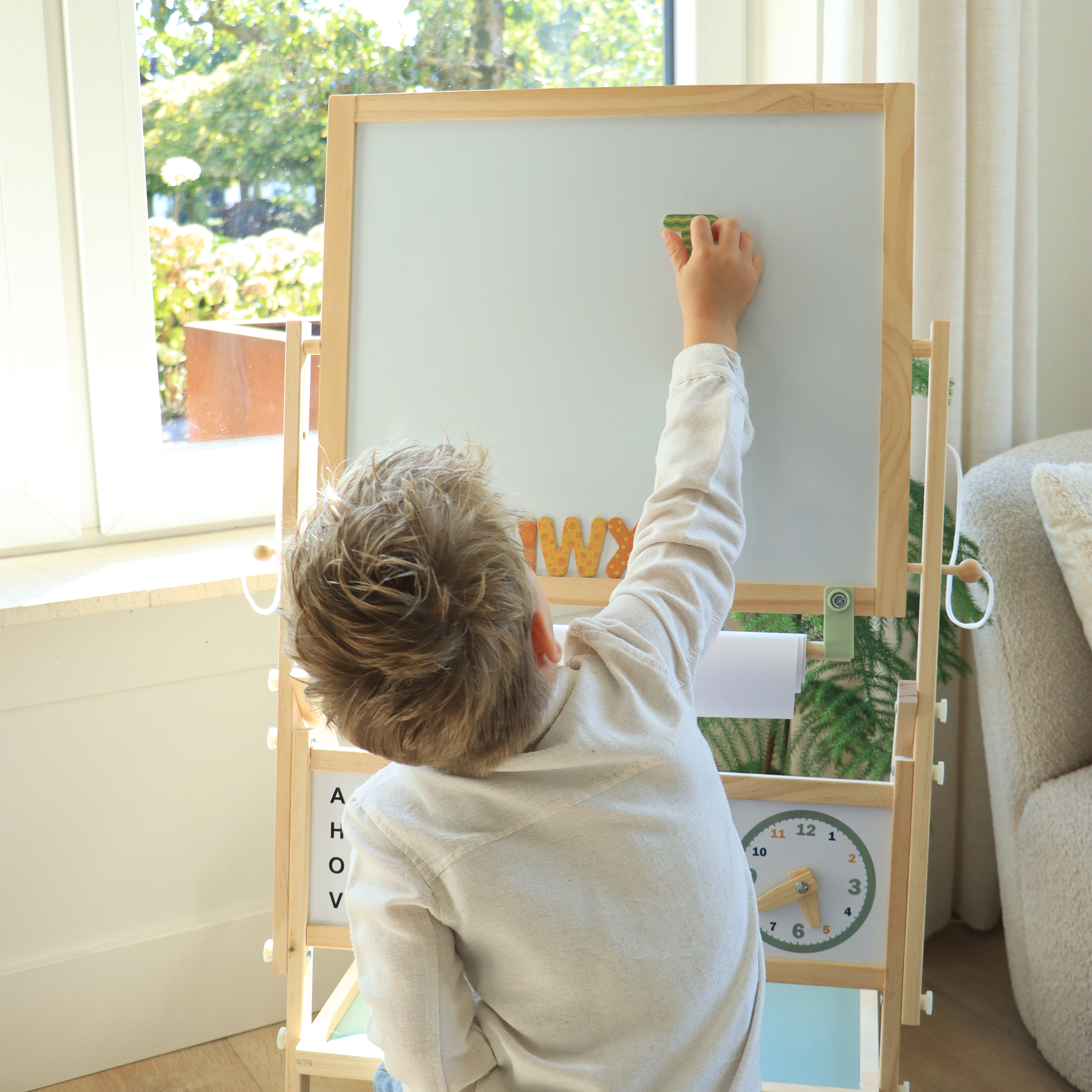 Sunny Nola Activity Easel - Natural Brown