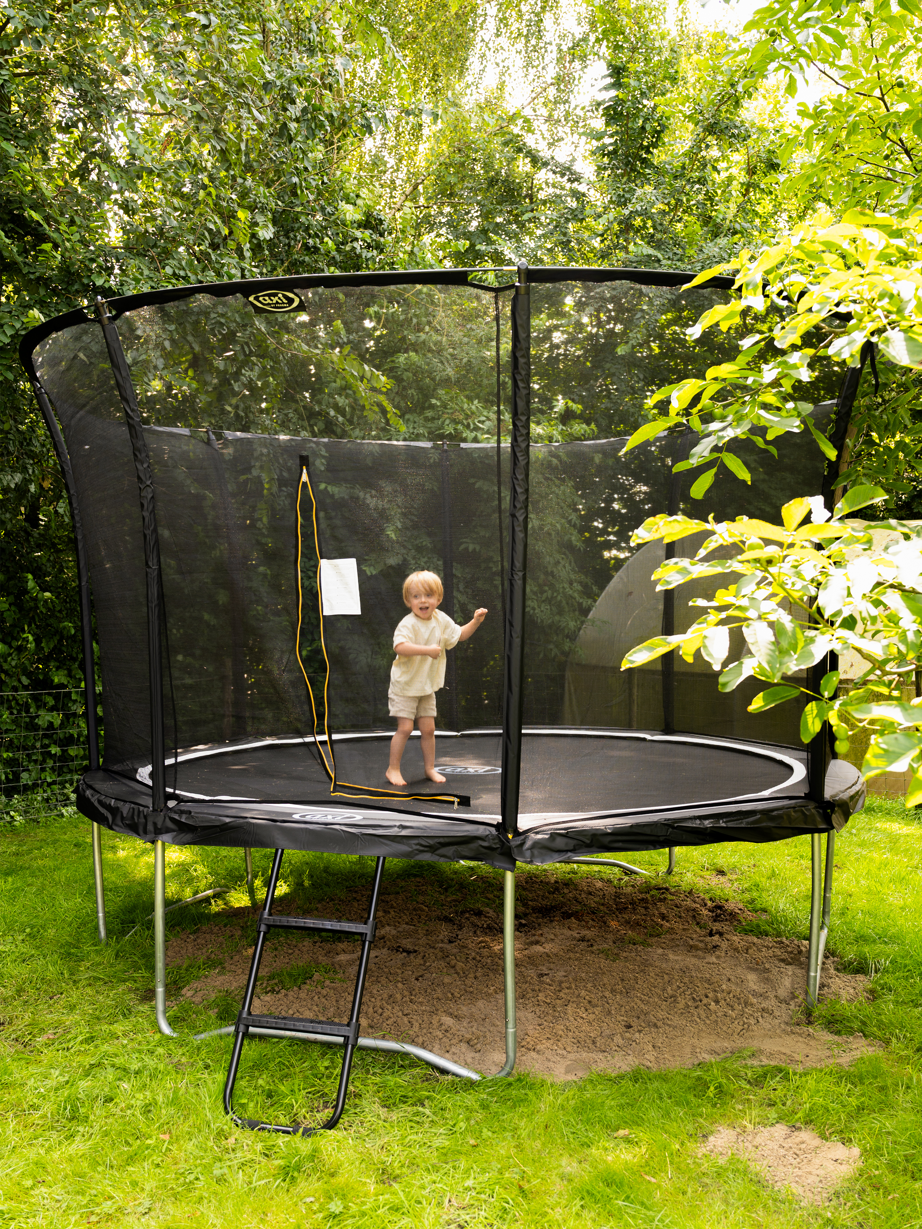 AXI Denver Trampoline 12ft met ladder - Onground - Zwart