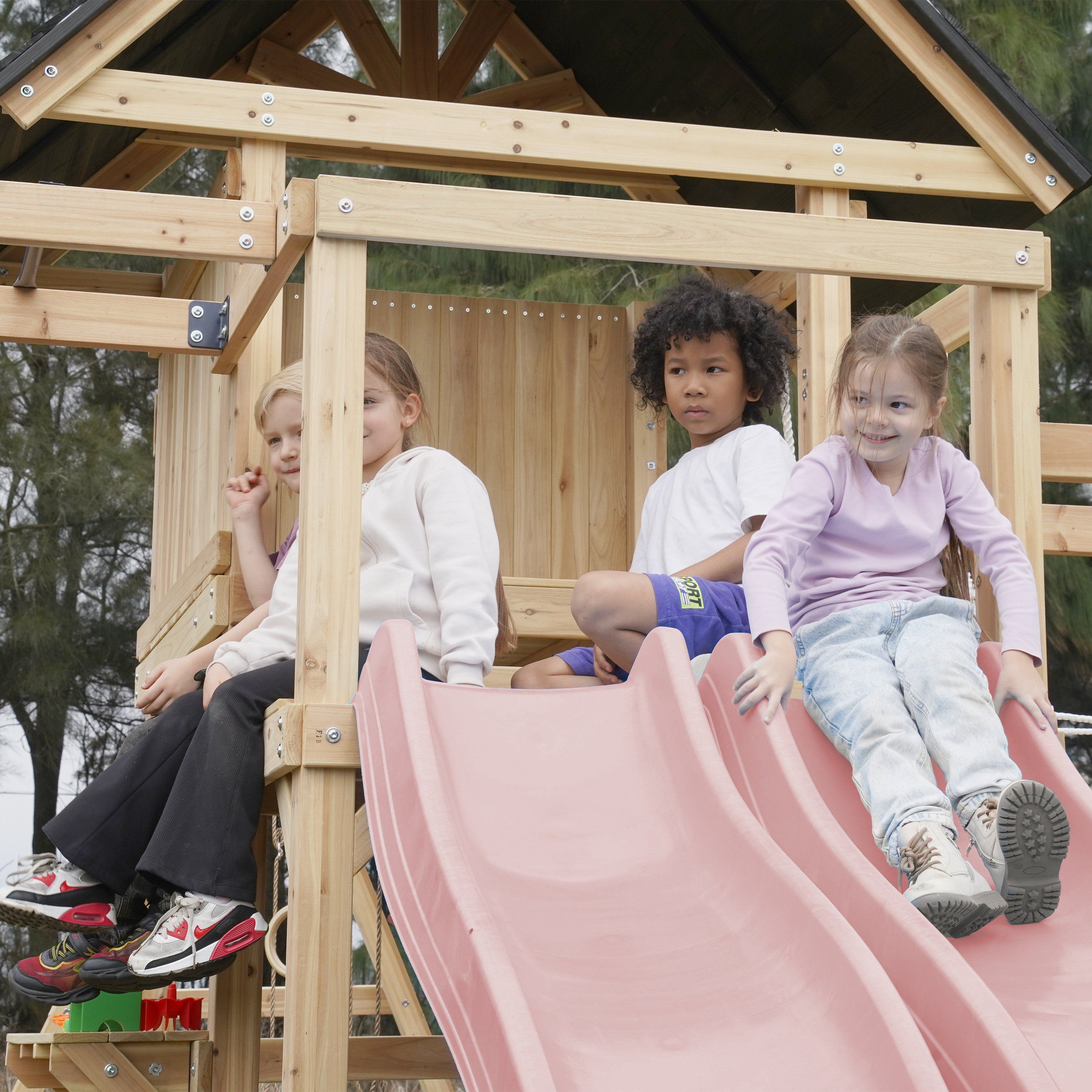 AXI Hunter Climbing Frame with Swings, Climbing Frame, Climbing Bridge and Multiple Platforms – Pastel Pink Double Slide