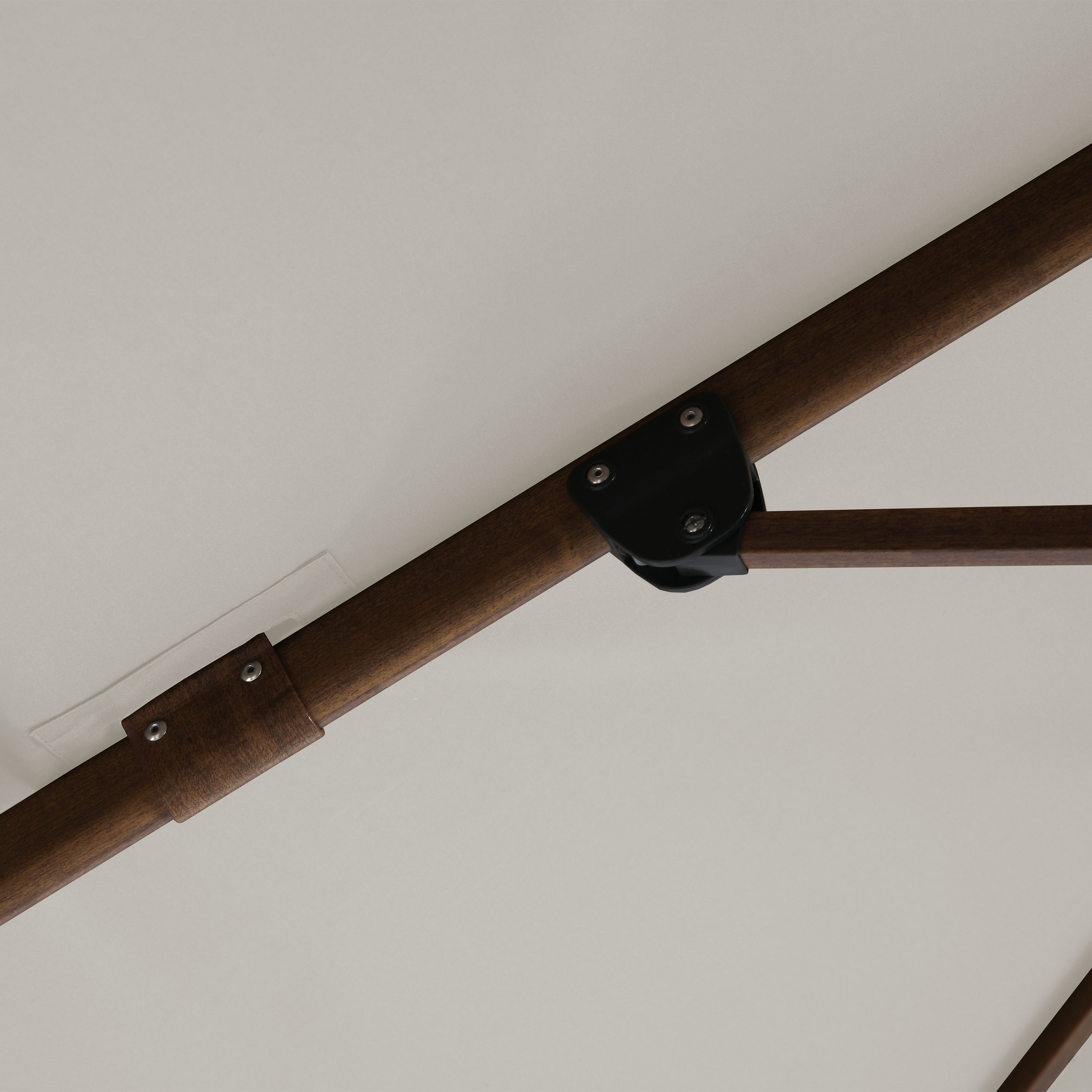 AXI Mira Cantilever Parasol 300x300cm Oak-look/Beige