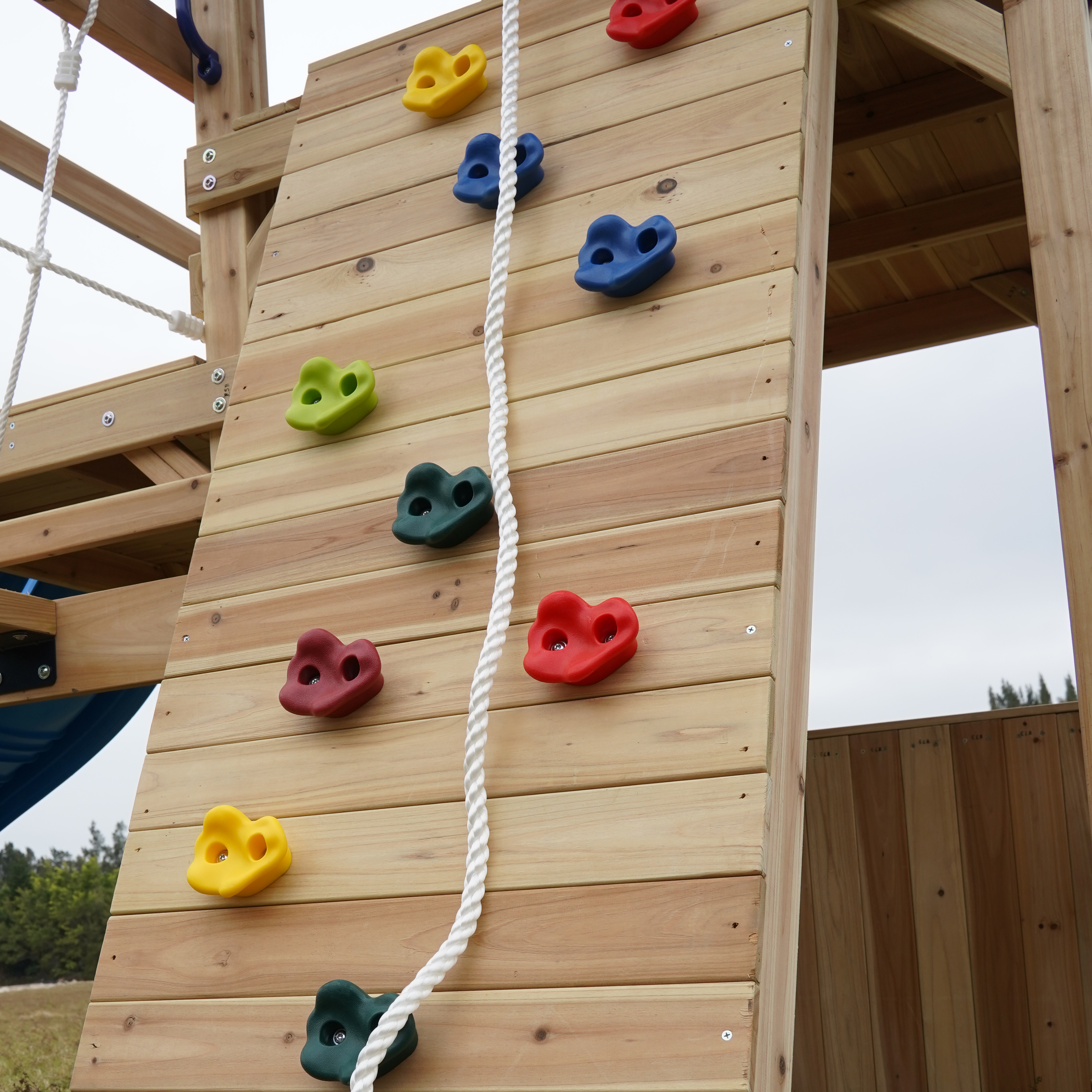 AXI Hunter Climbing Frame with Swings, Climbing Frame, Climbing Bridge and Multiple Platforms – Grey Double Slide