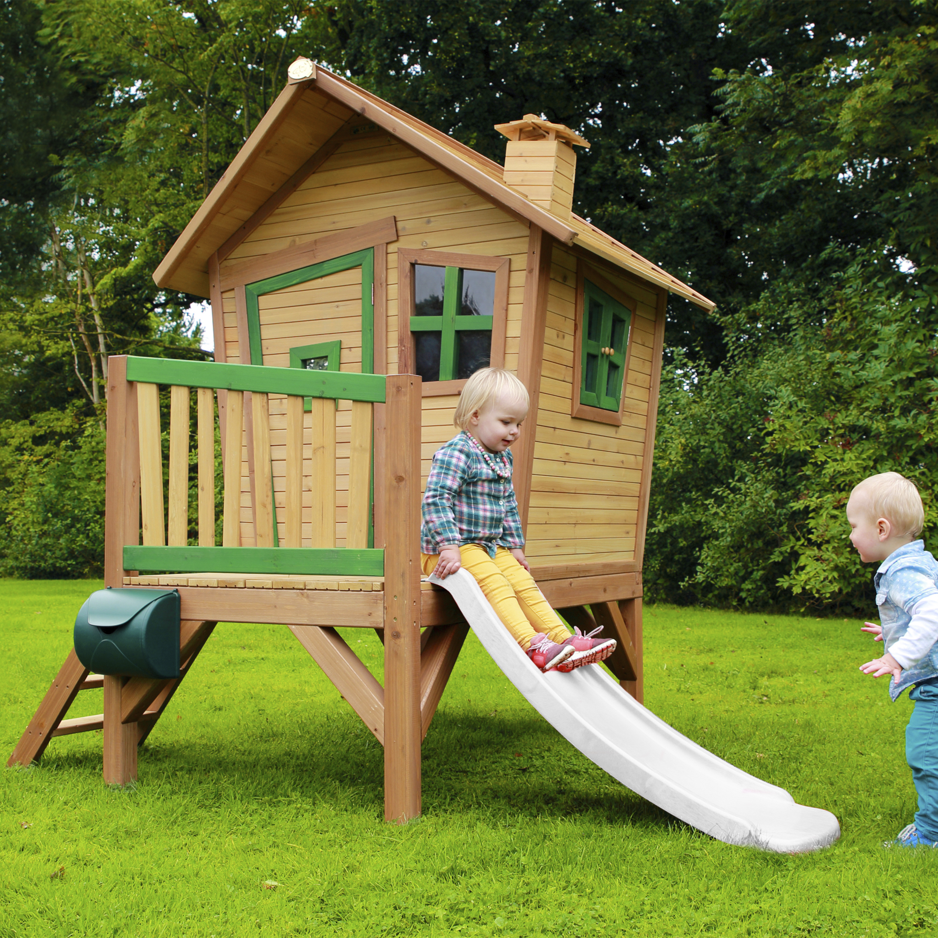 AXI Robin Spielhaus Braun und Grün - Weiße Rutsche