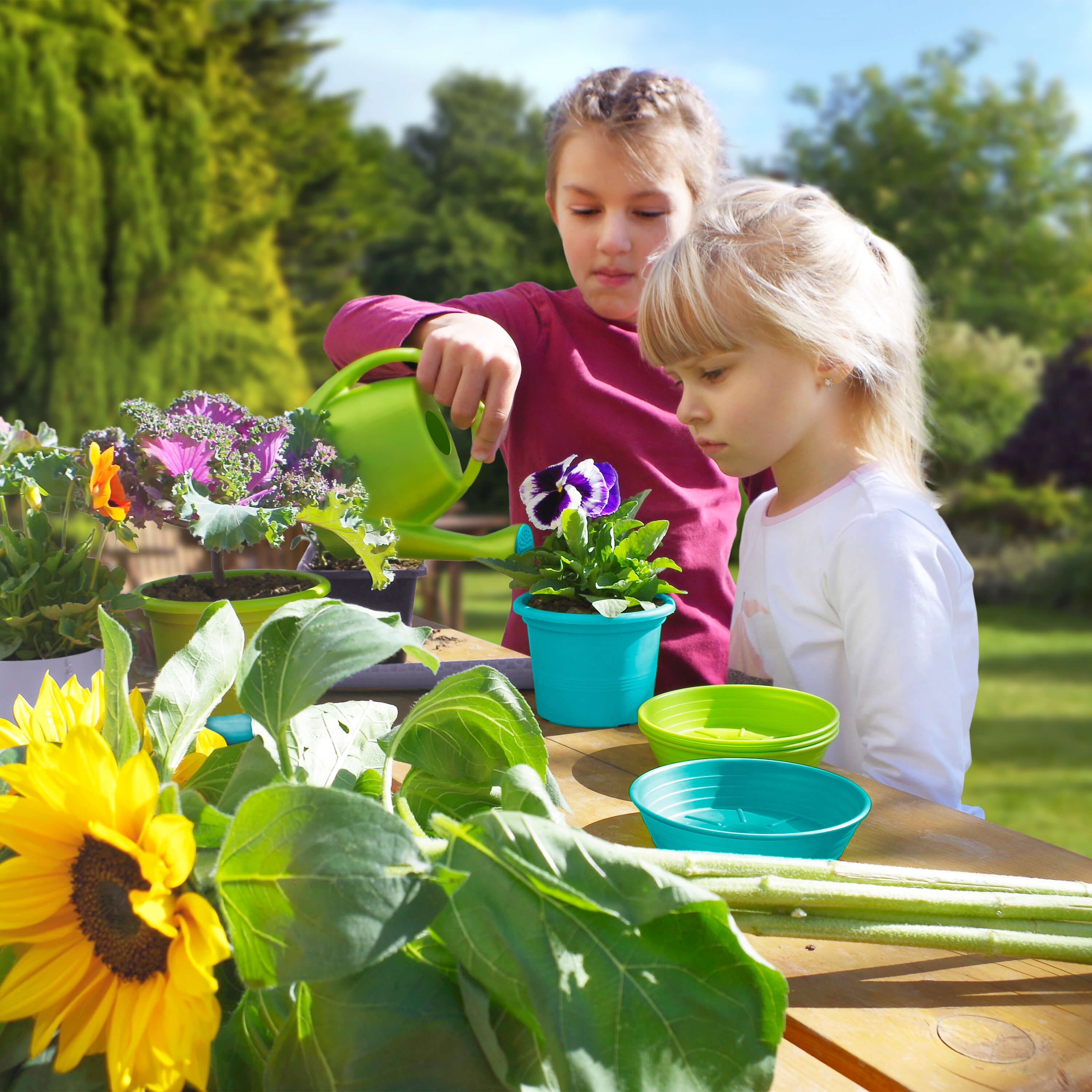 Gardenico Garten-Set für Kinder mit Blumentöpfen und Gartengeräten 24-teilig