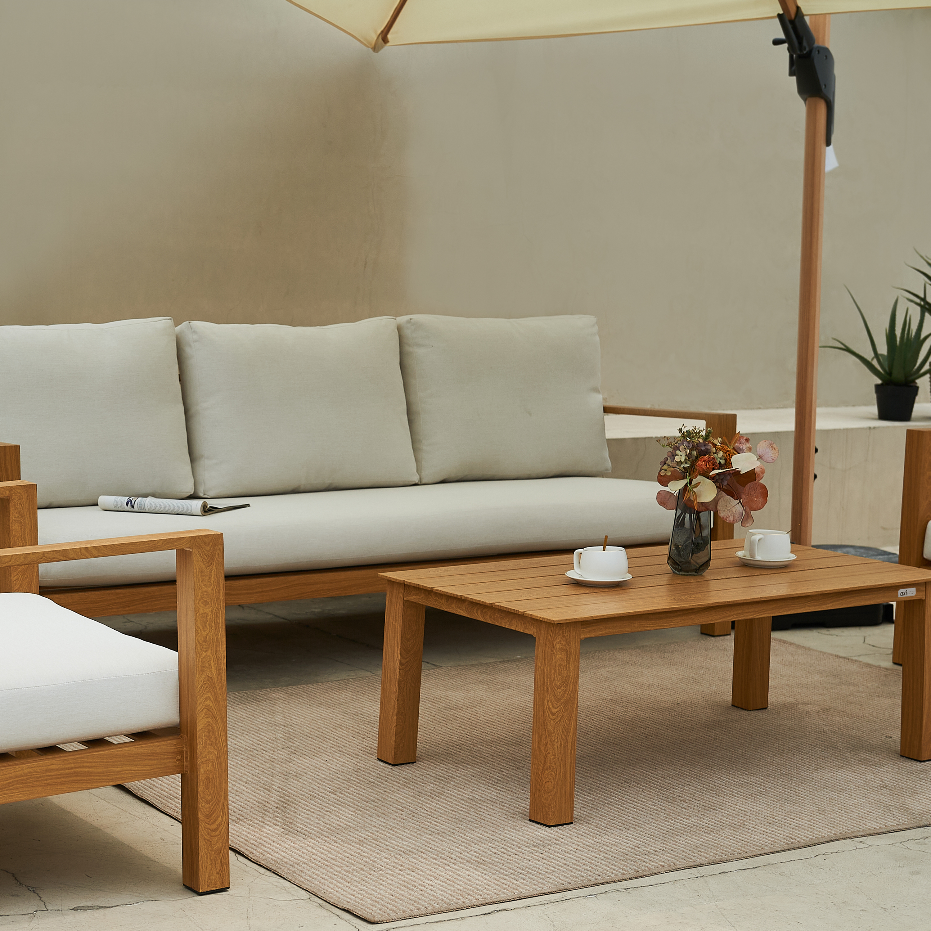 AXI Orla Lounge Set 4-teilig mit Bank, Tisch und 2 Stühlen – Holzoptik und Beige