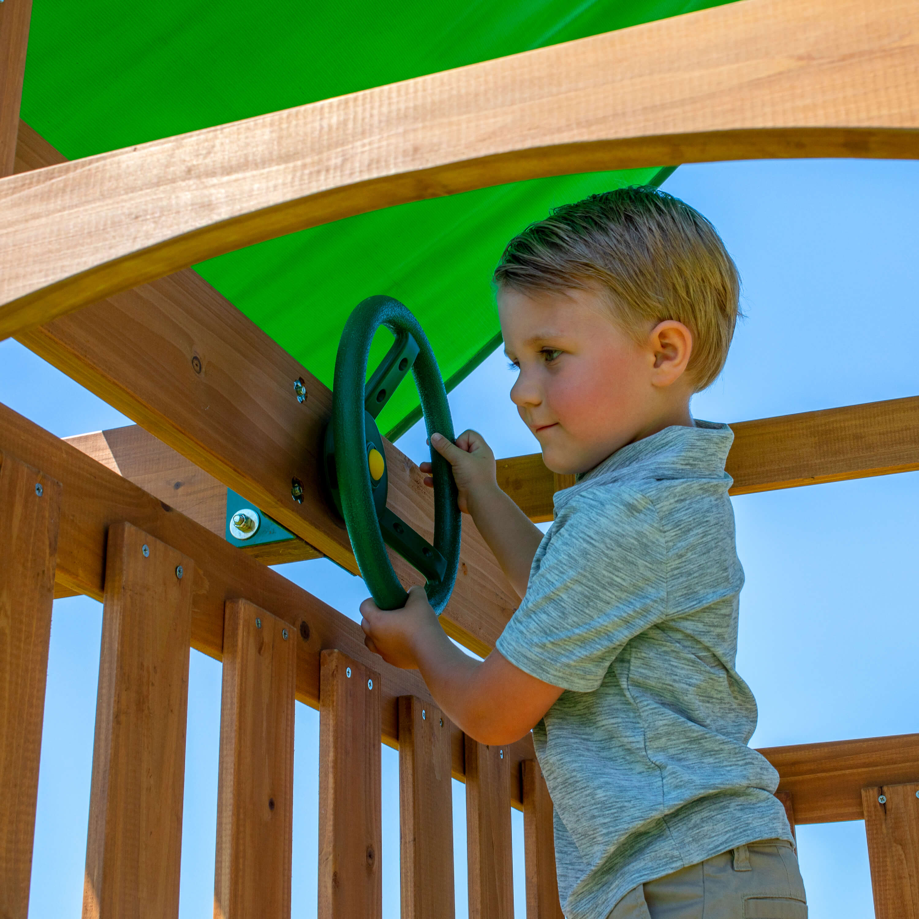 Backyard Discovery Grayson Peak Spielturm mit Schaukeln, Rutsche und Kletterwand