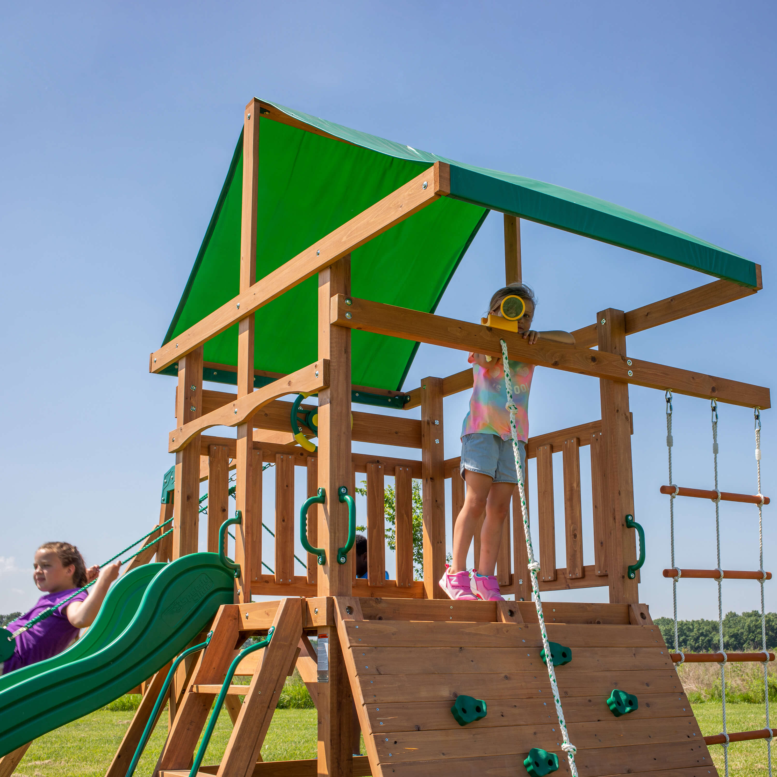 Backyard Discovery Grayson Peak Spielturm mit Schaukeln, Rutsche und Kletterwand