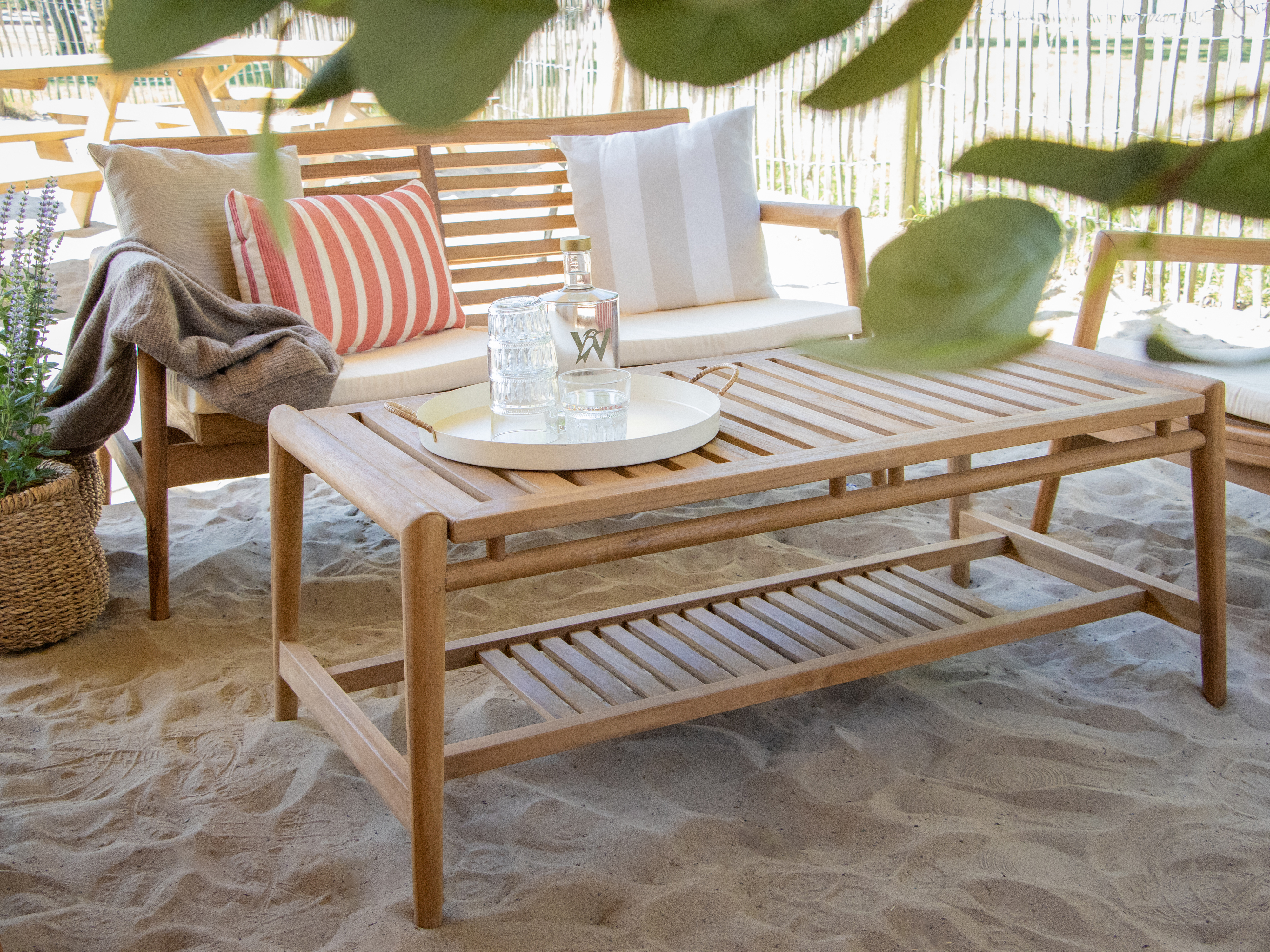 AXI June Lounge Set 4-piece with bench. table & 2 chairs - Teak/Cream