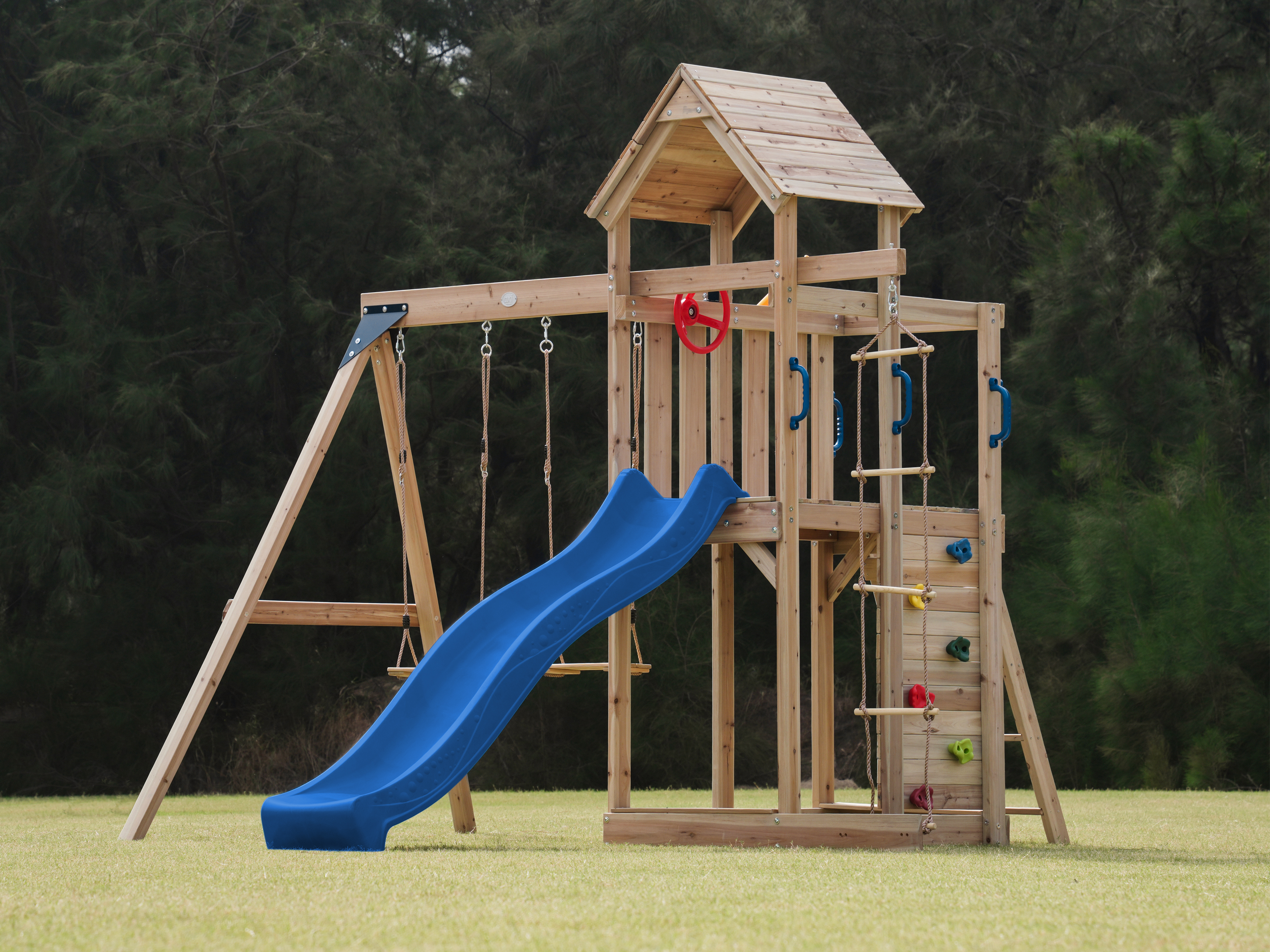 AXI Moos Spielturm mit Doppelschaukel und Strickleiter Braun - Blaue Rutsche 