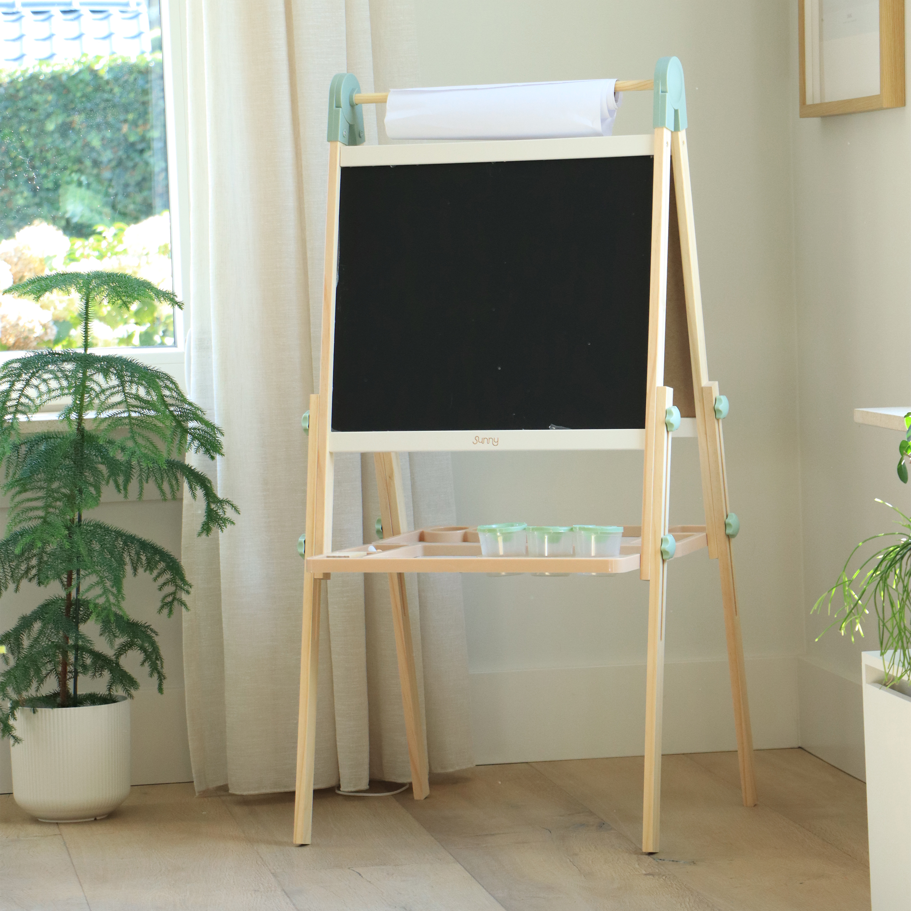 Sunny Luna Activity Easel – Natural Brown