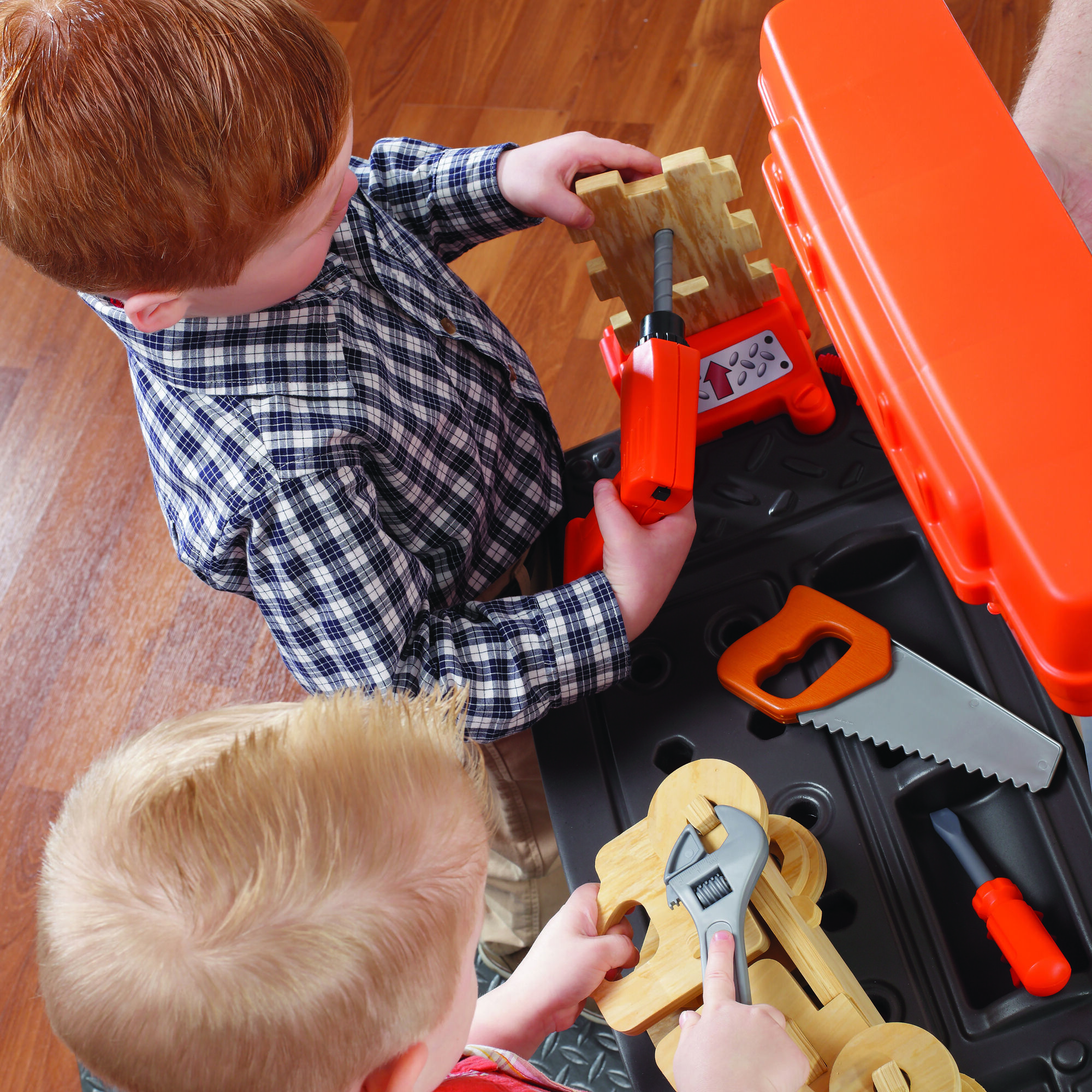 sfeerfoto Step2 Handyman Workbench Oranje