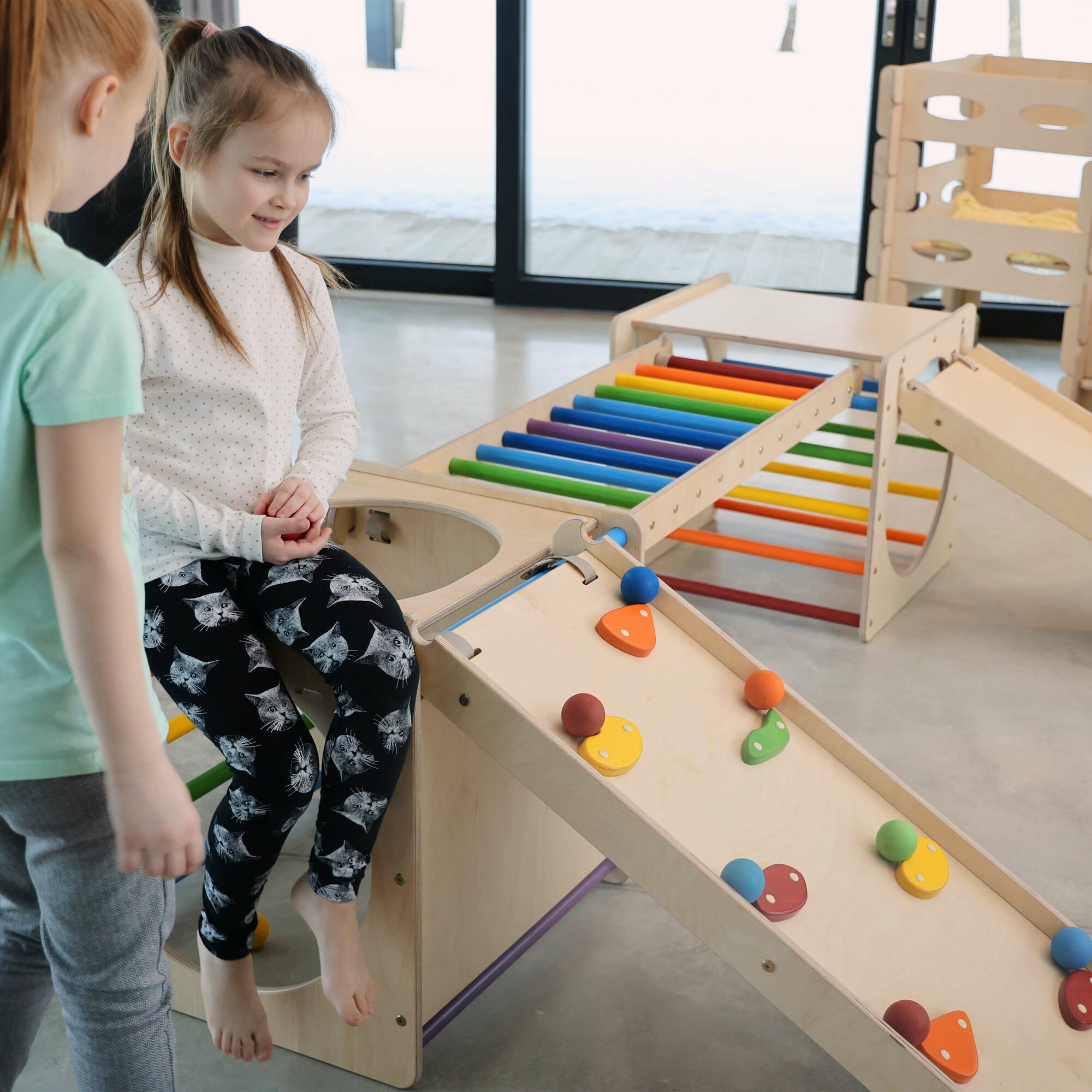 KateHaa Houten Activiteiten Kubus met Ladder en Klimwand Regenboog