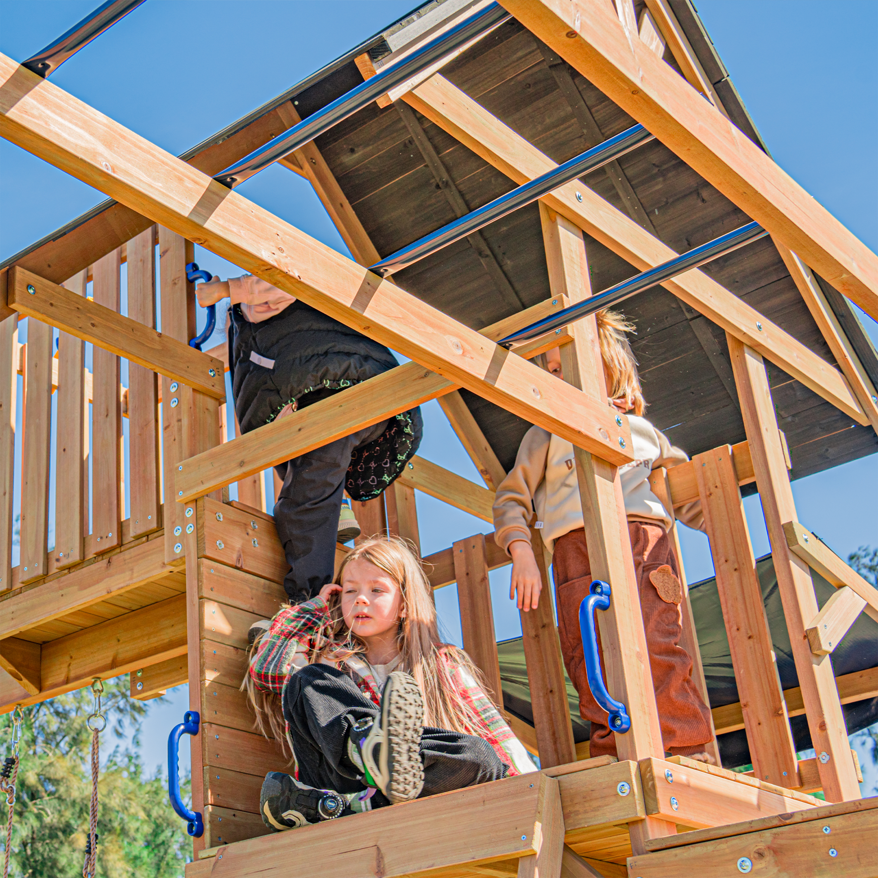 AXI Mitch Climbing Frame with Double Swing, Trapeze and Lookout Tower – White Slide