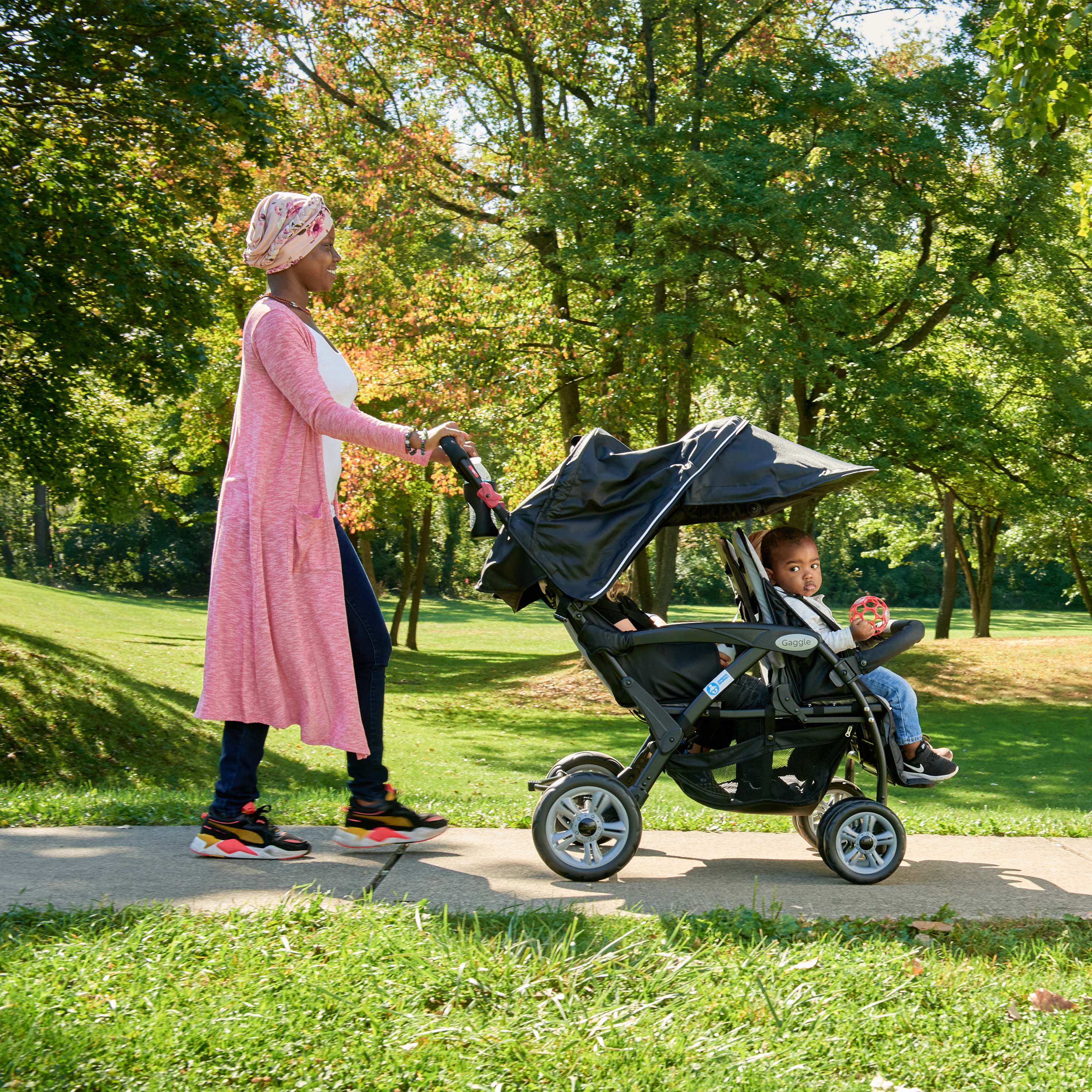 Gaggle Compass 4x4 Quad Kinderwagen für 4 Kinder Schwarz