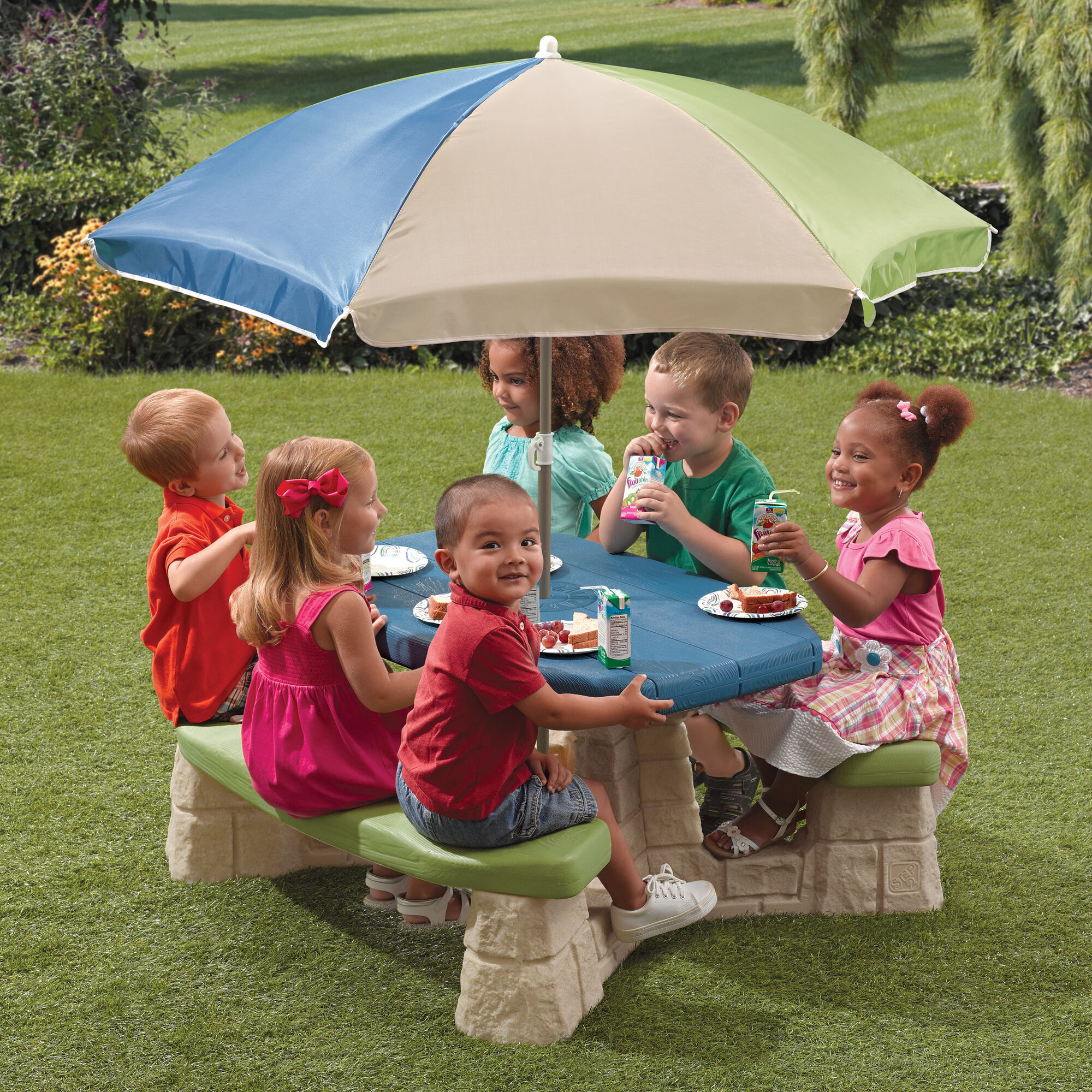 Step2 Naturally Playful Picknicktisch mit Sonnenschirm Grün und Blau