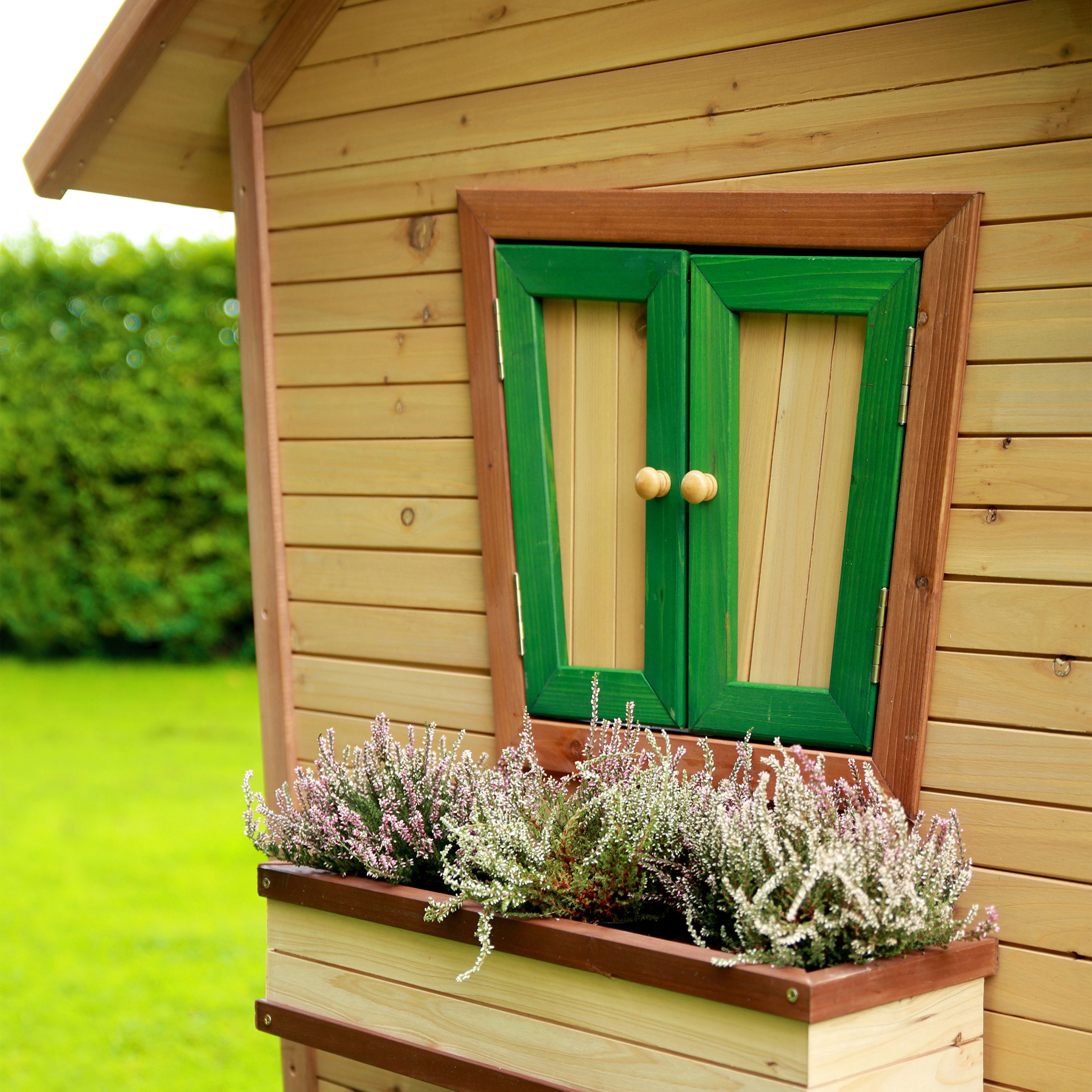 AXI Robin Playhouse Brown/Green - Red Slide