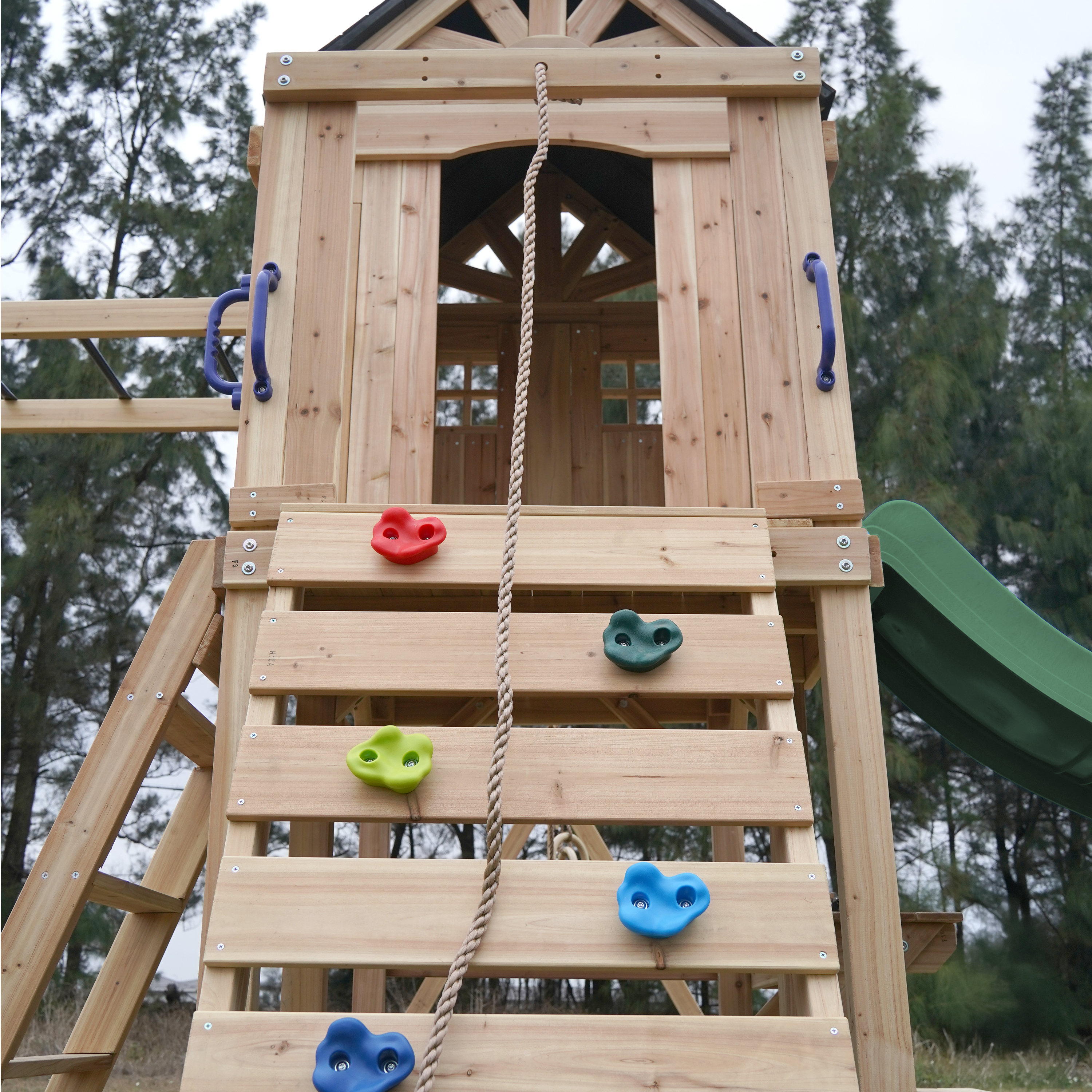 AXI Duncan Climbing Frame with Swings, Climbing Frames and Monkey Bars – Green Slide