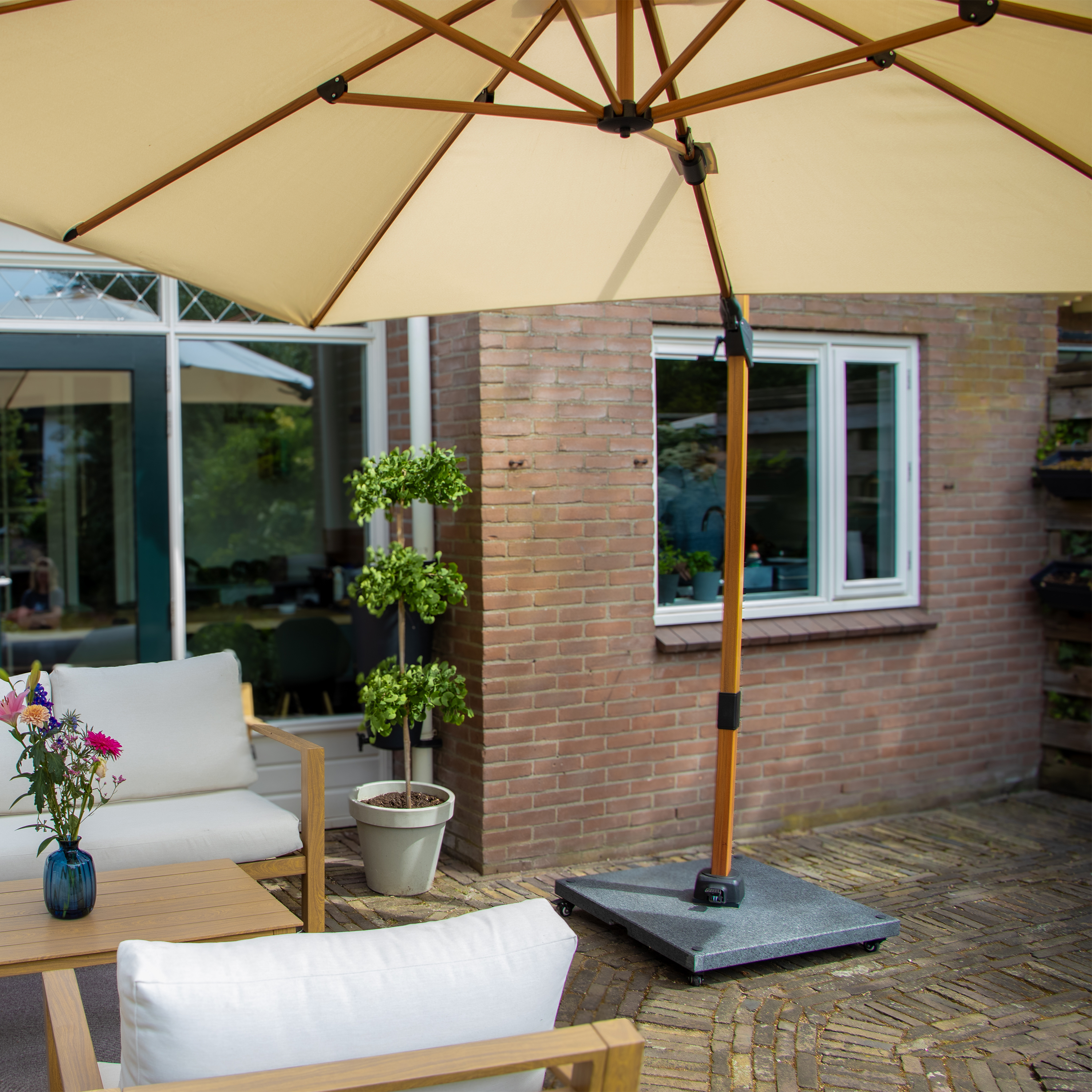 AXI Apollo Premium Cantilever Parasol 300x300cm - Wood-look/Beige