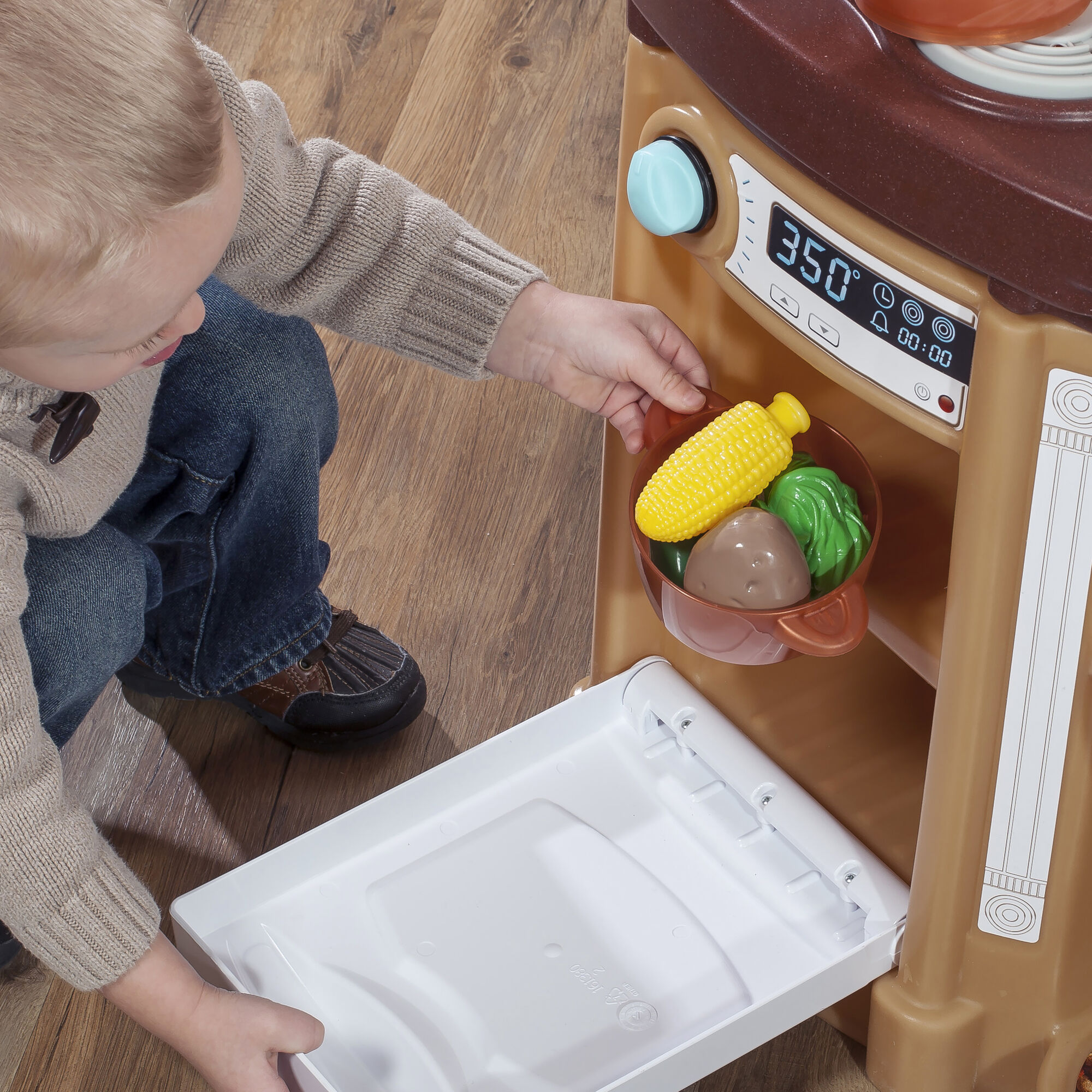 Step2 Fun with Friends Kitchen Spielküche - Braun