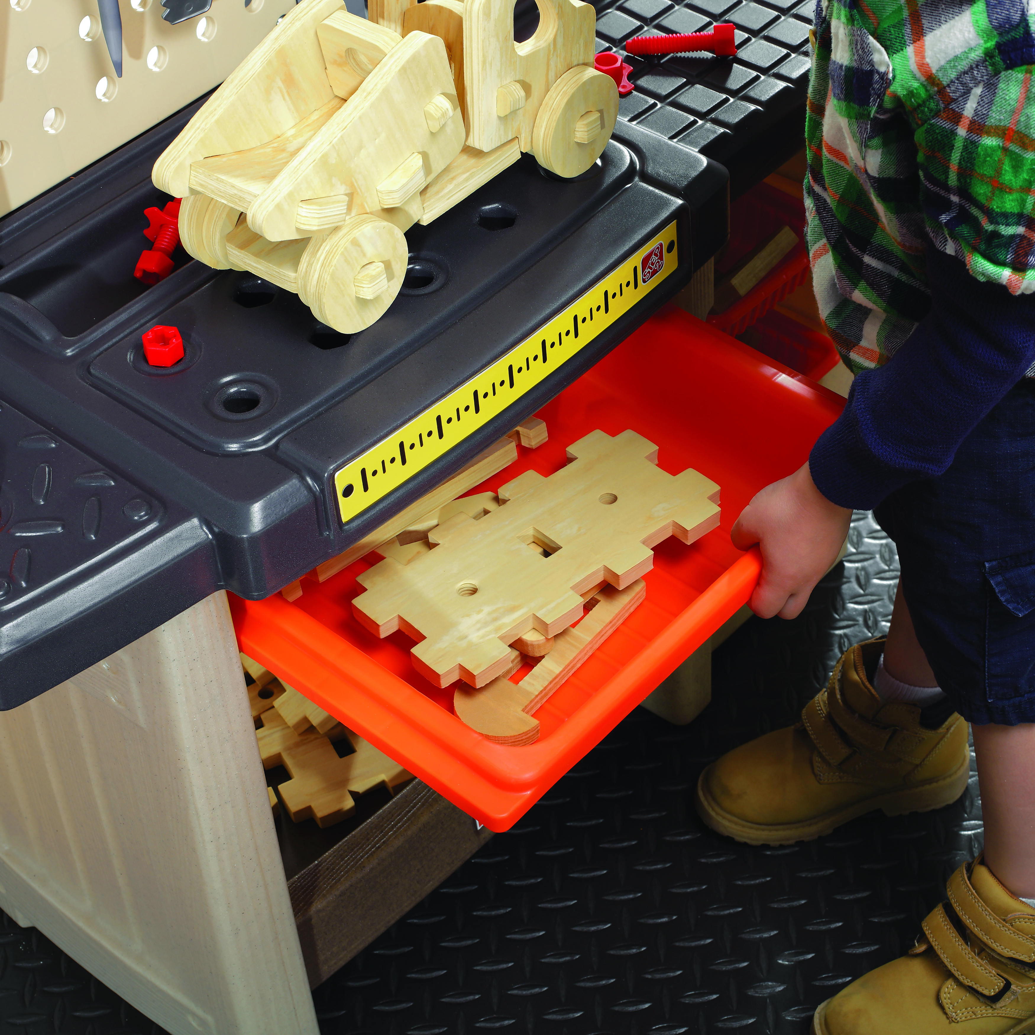 Step2 Handyman WorkBench Orange
