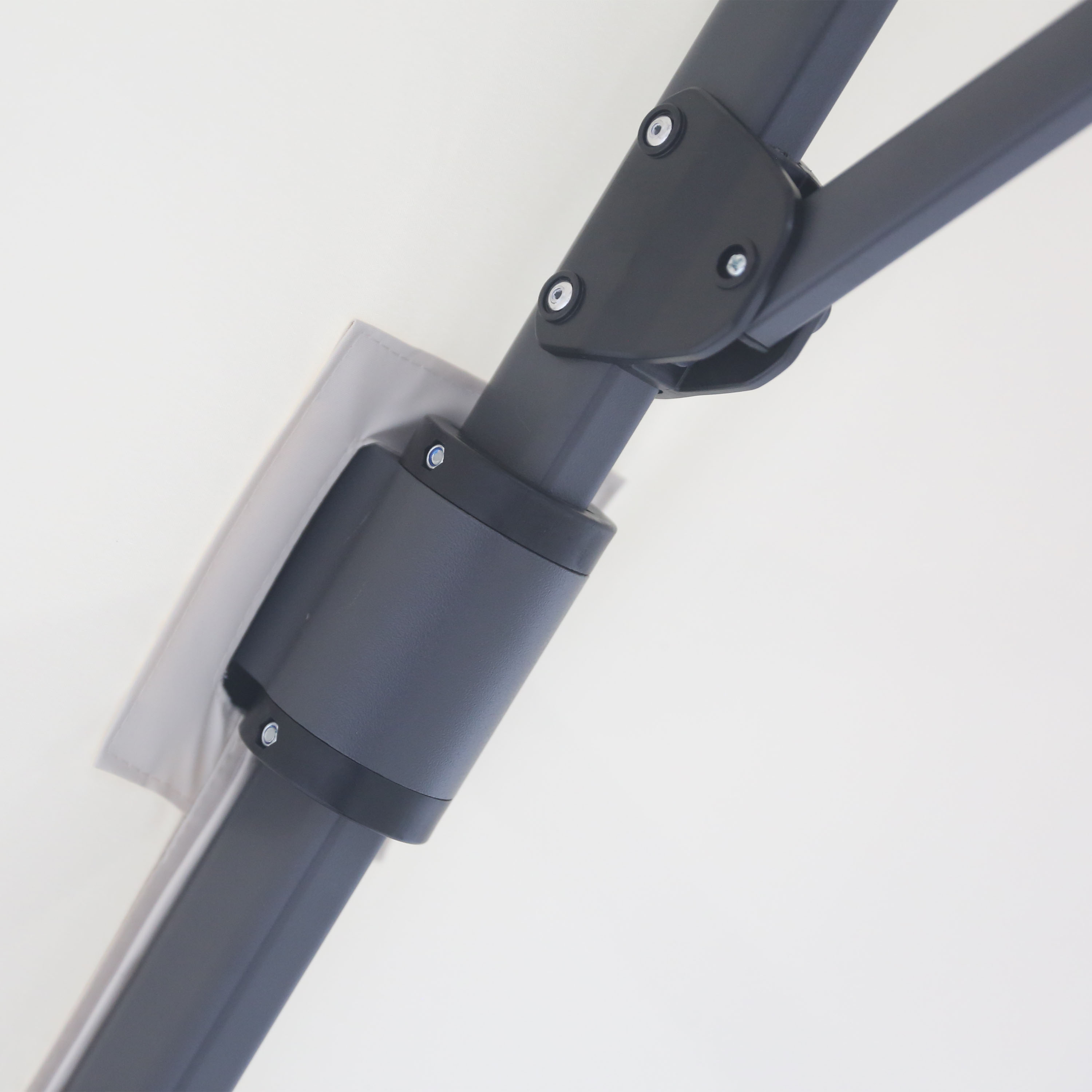 AXI Alina Cantilever Parasol 300x300cm Anthracite/Beige