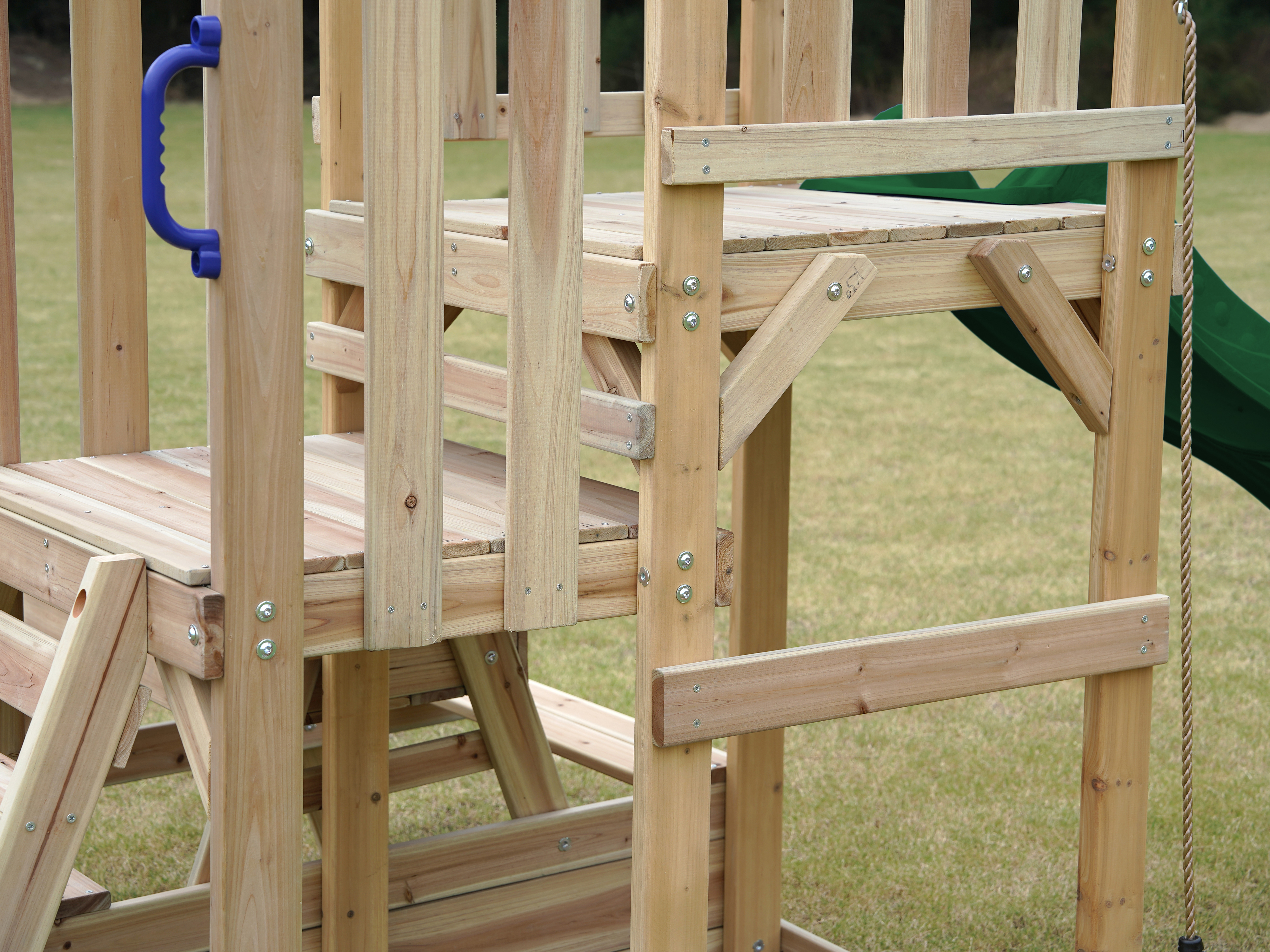 AXI Mette Climbing Frame with Double Swing Set and Picnic Table - Green Slide