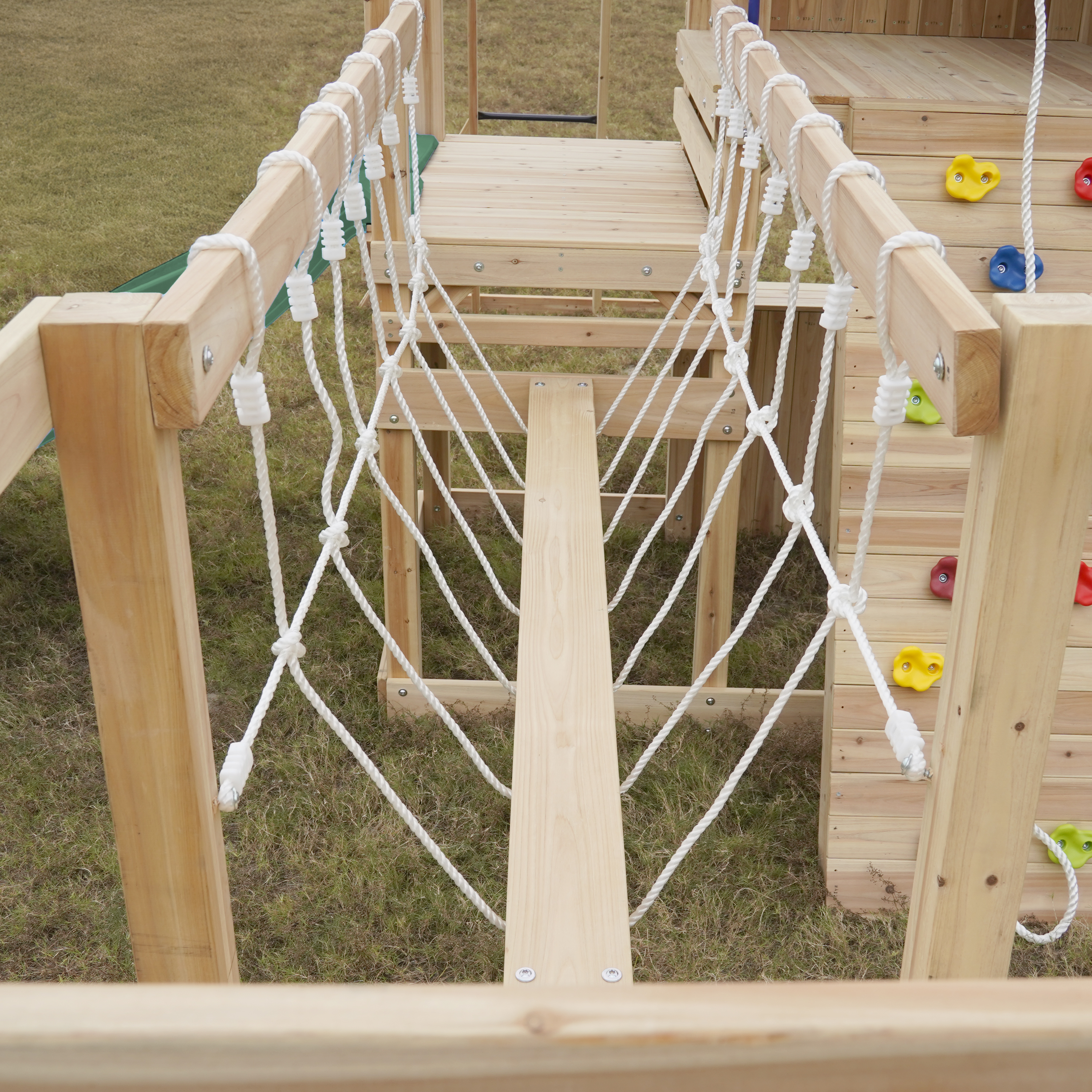 AXI Hunter Climbing Frame with Swings, Climbing Frame, Climbing Bridge and Multiple Platforms – Green Double Slide