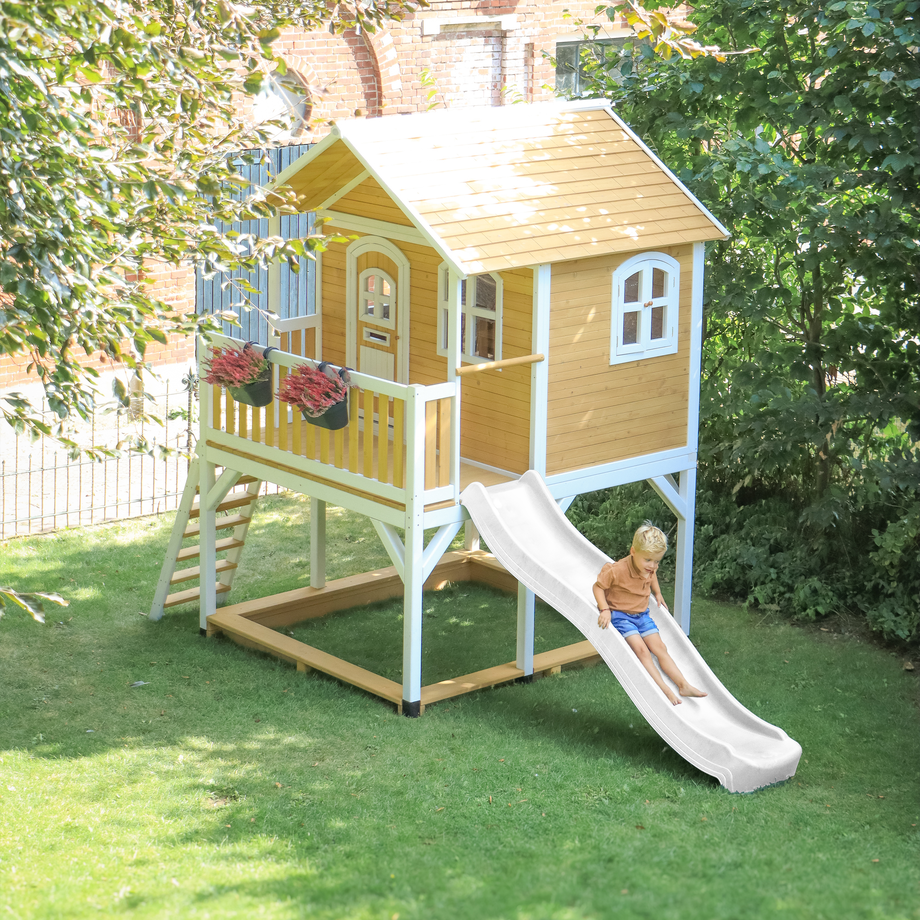 AXI Marc Playhouse Brown/White - White Slide