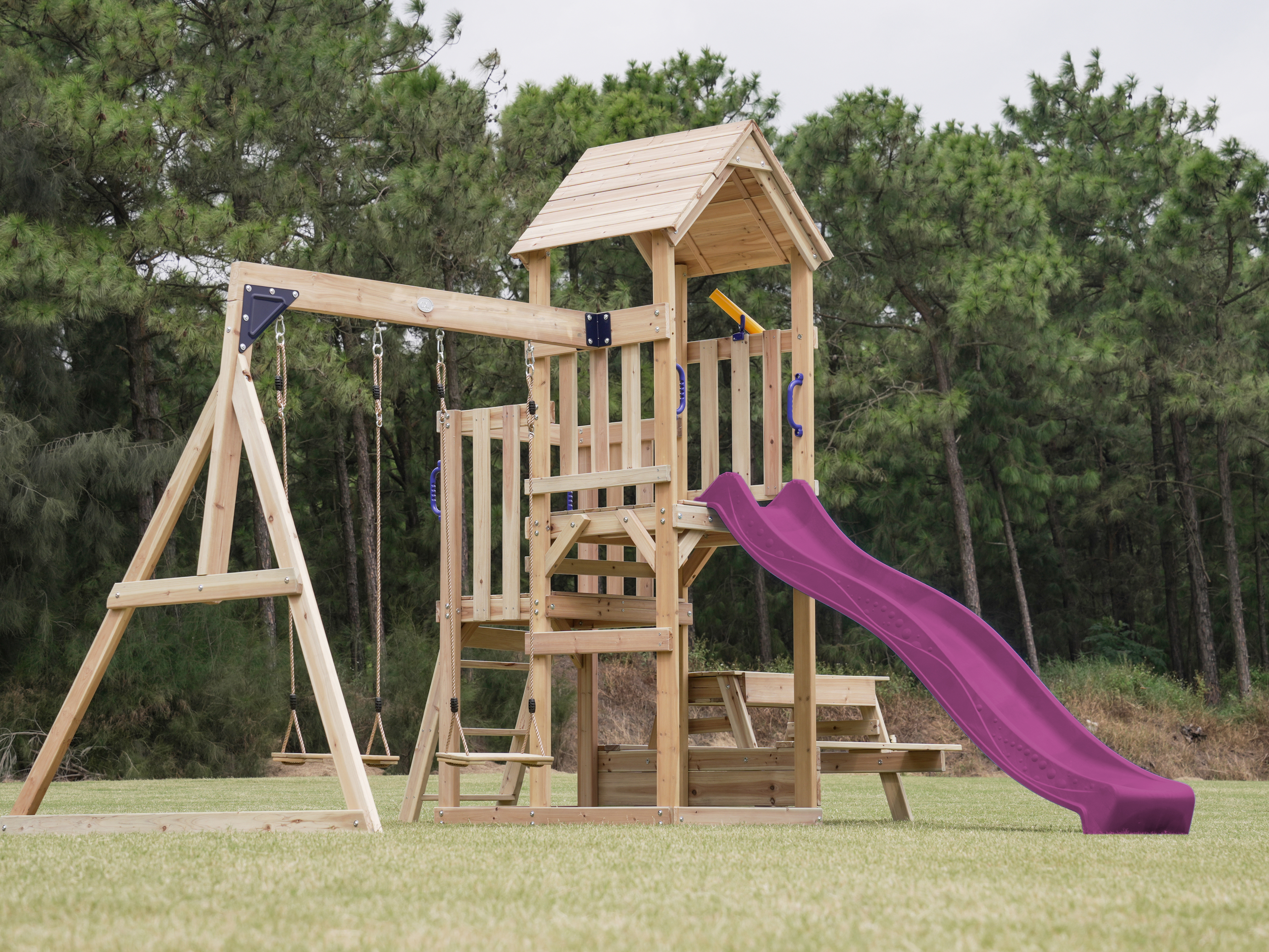 AXI Mette Spielturm mit Doppelschaukel Braun - Lila Rutsche