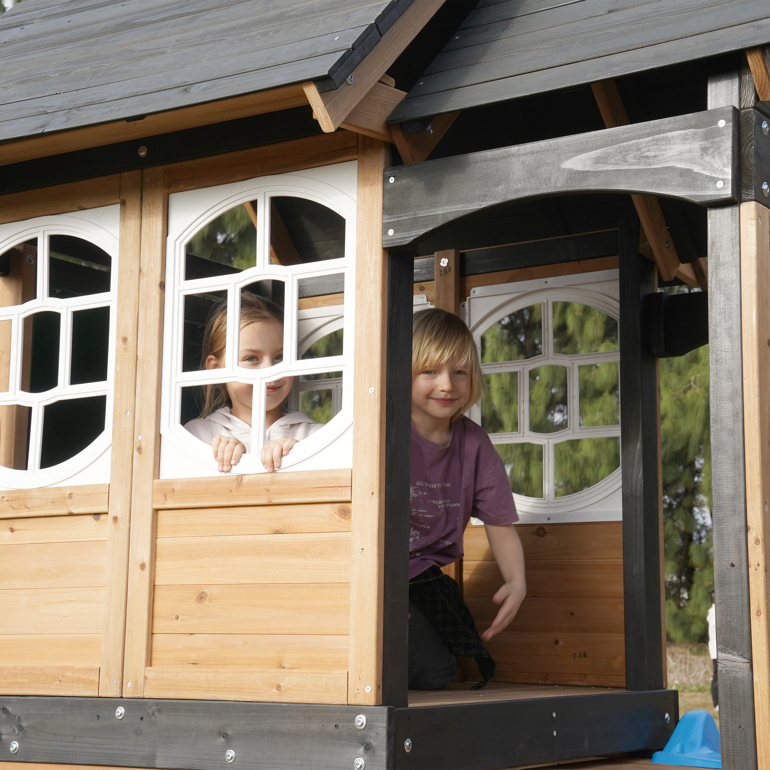 AXI Noud Climbing Frame with Playhouse, Swings, Trapeze and Climbing Wall – Cream Slide and Tube Slide