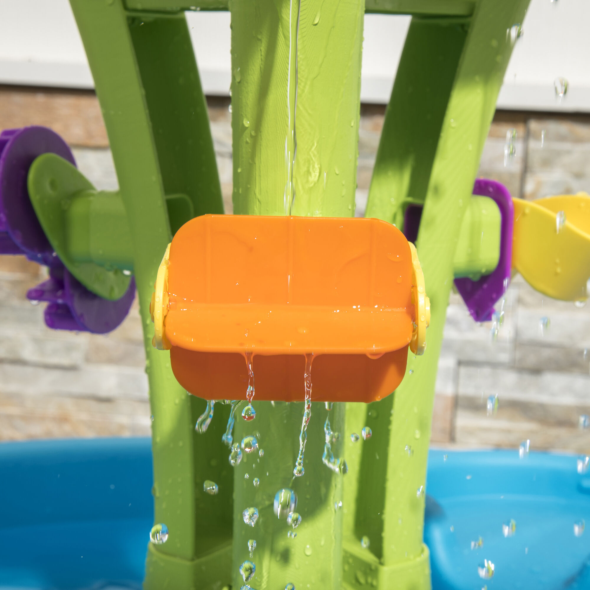 Step2 Summer Showers Splash Wasserspieltisch