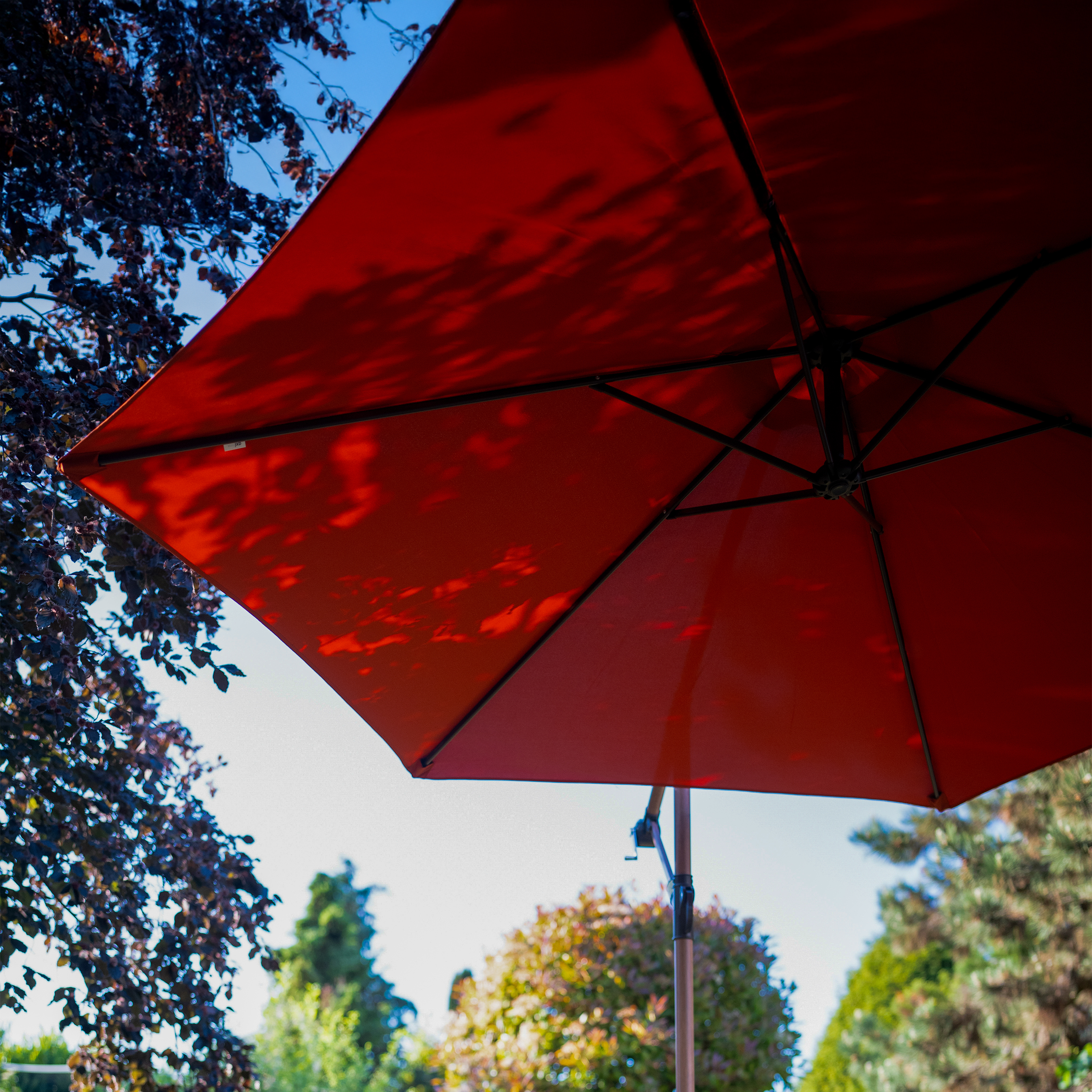 AXI Dion Cantilever Parasol Ø 300cm Oak-look/Terracotta