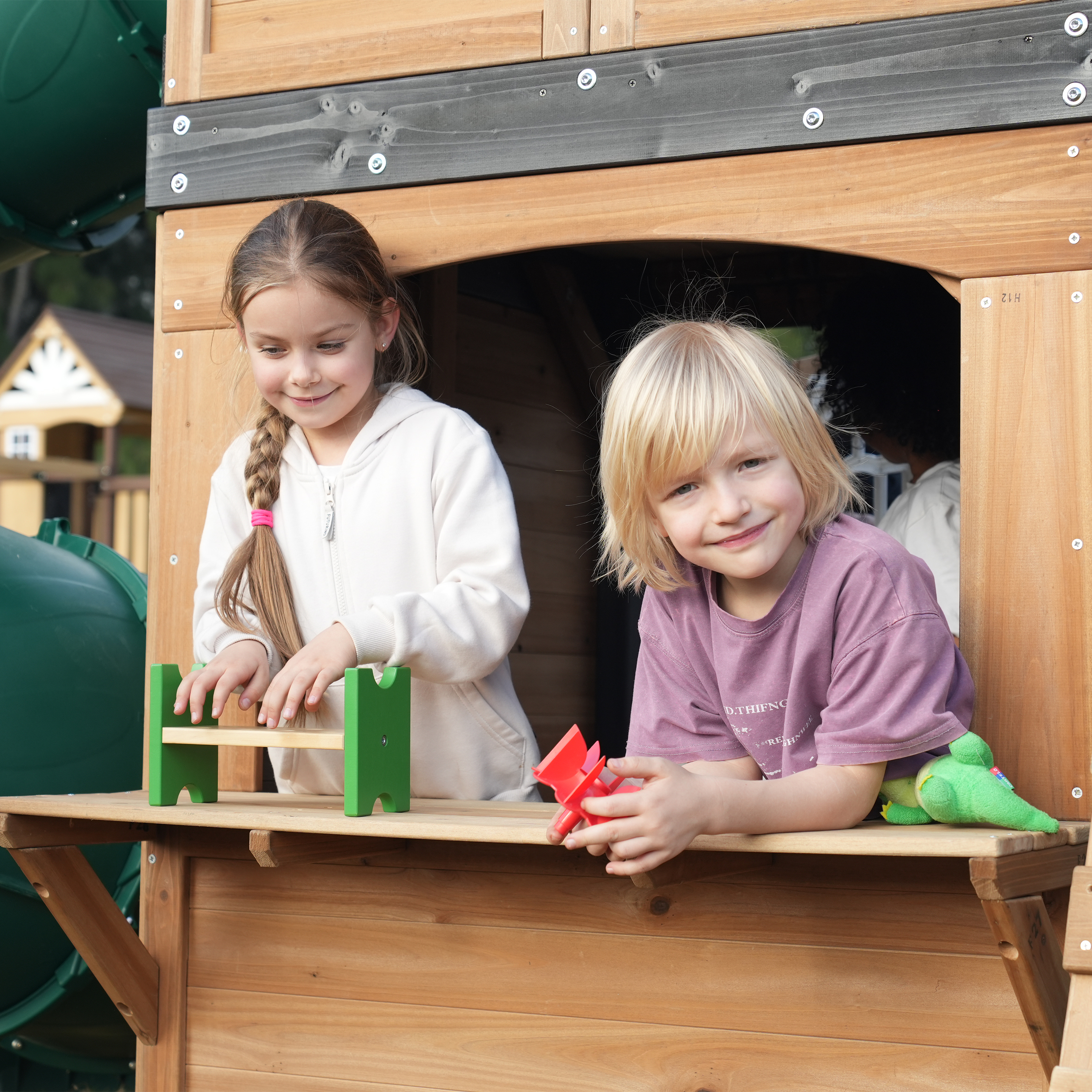 AXI Noud Climbing Frame with Playhouse, Swings, Trapeze and Climbing Wall – Purple Slide and Tube Slide