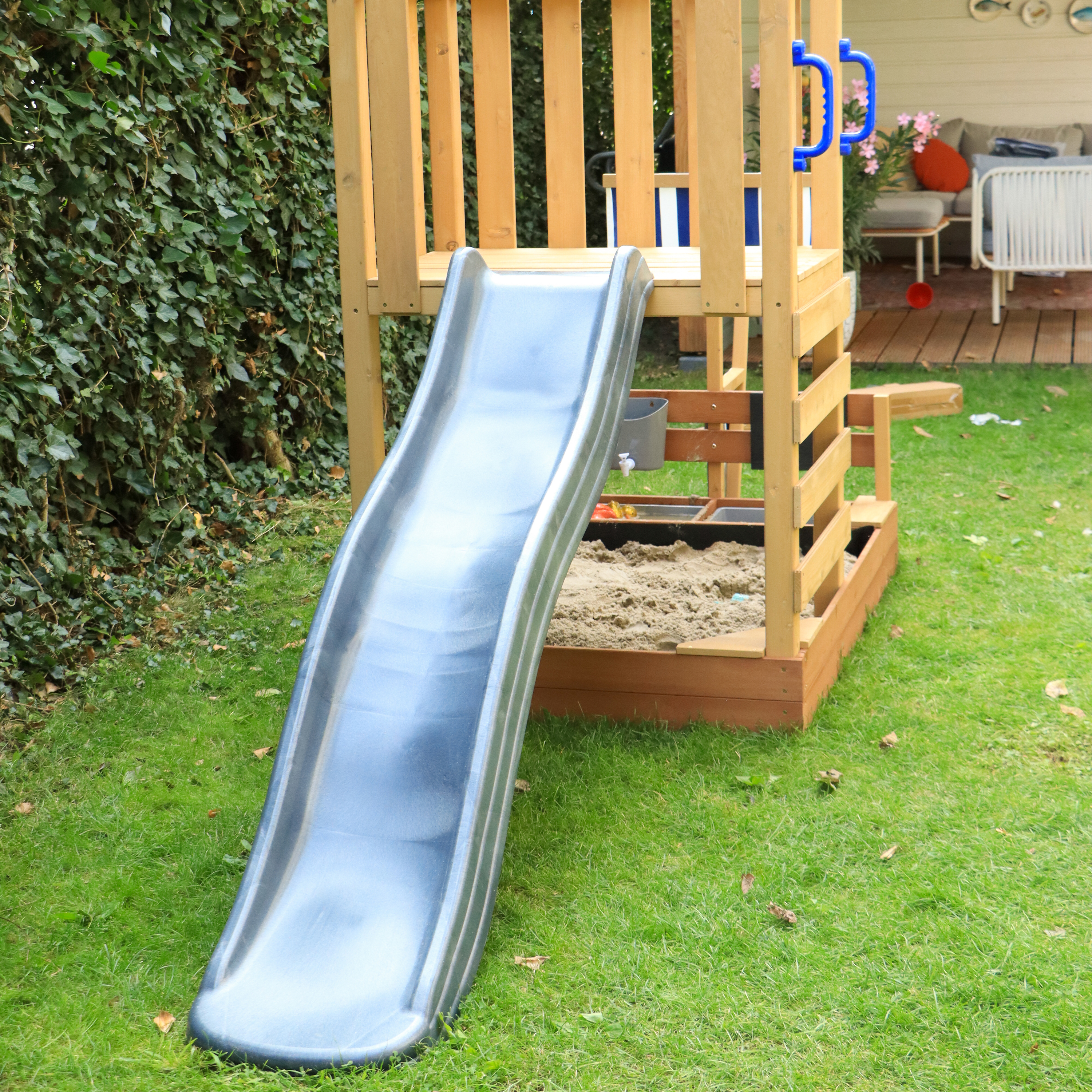 AXI Vicky Climbing Frame with Sandbox. Play Kitchen & Chalkboard – Grey Slide