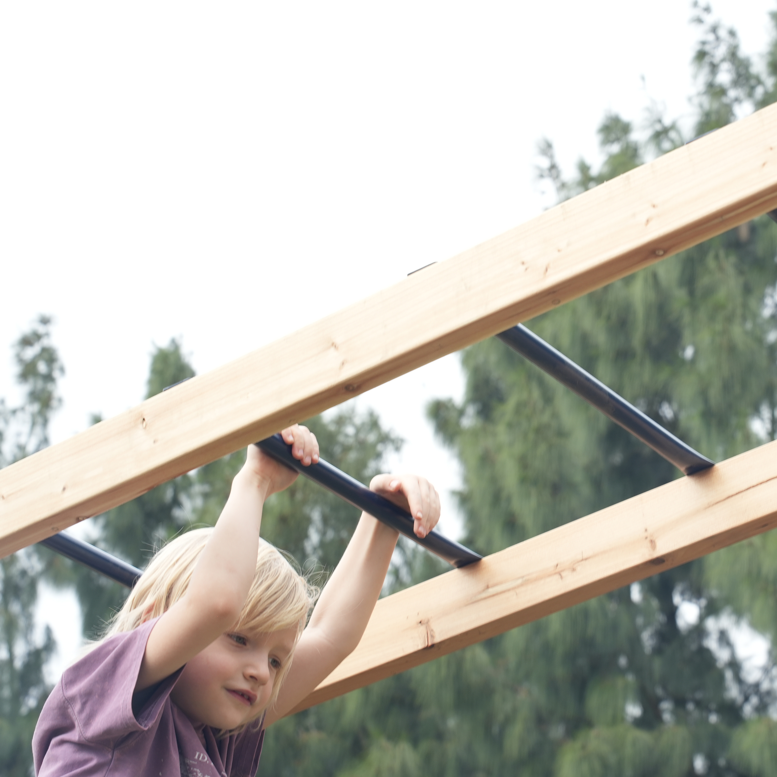 AXI Hunter Climbing Frame with Swings, Climbing Frame, Climbing Bridge and Multiple Platforms – Blue Double Slide