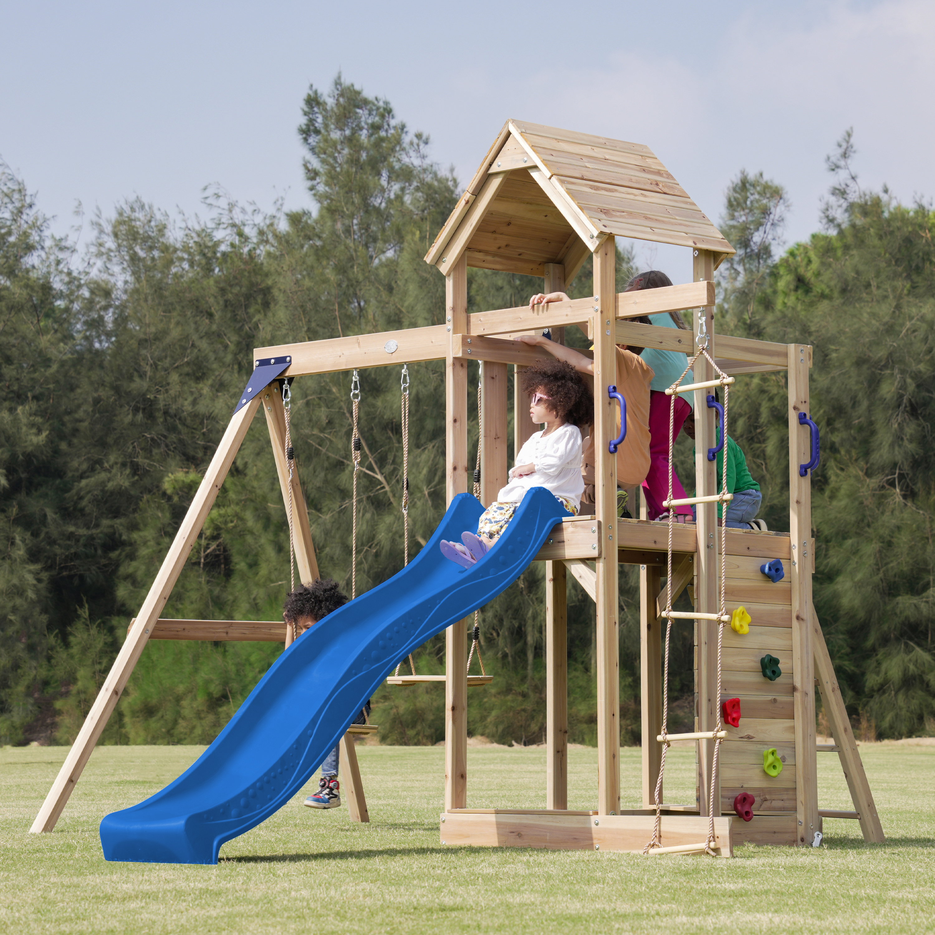 AXI Moos Spielturm mit Doppelschaukel und Strickleiter Braun - Blaue Rutsche 