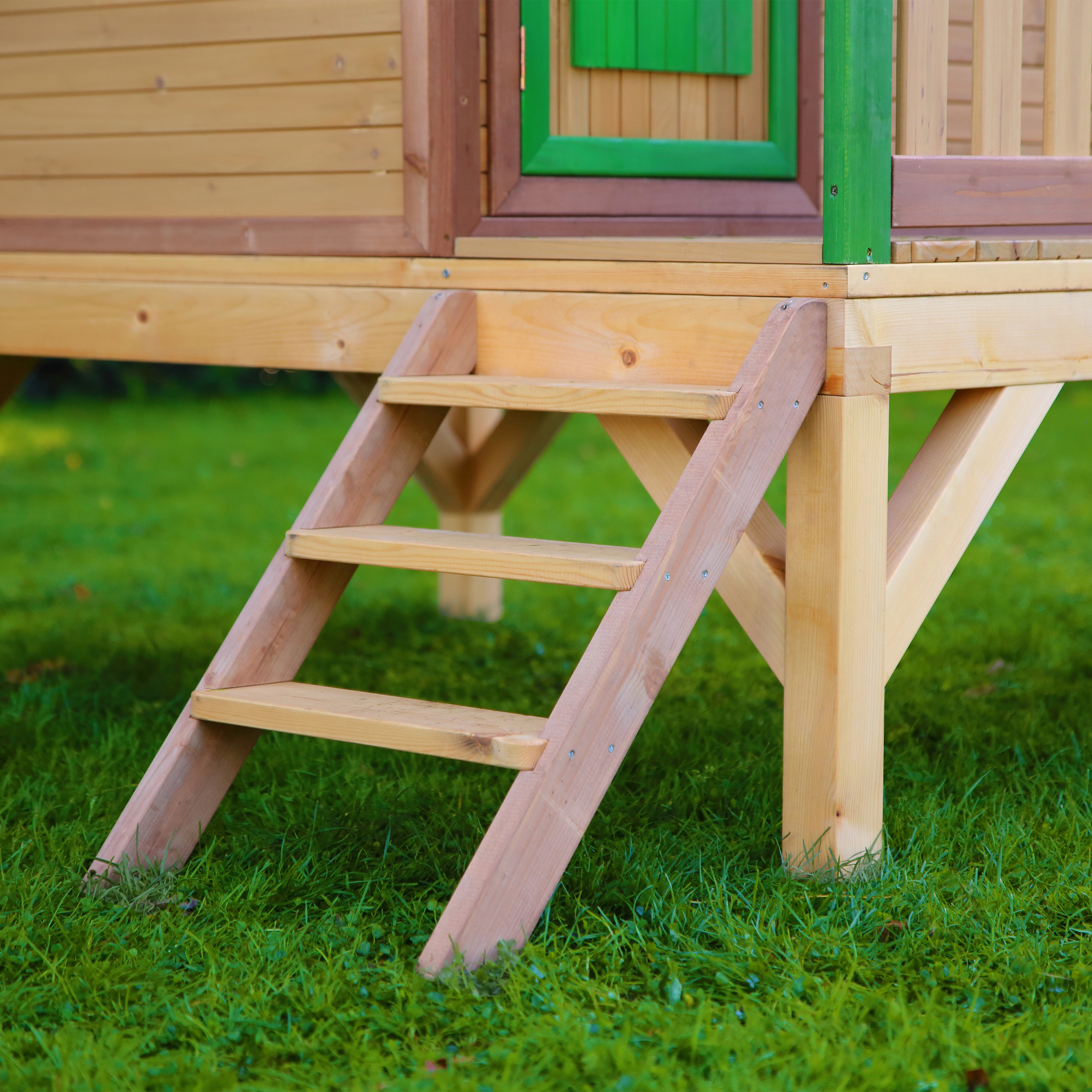 AXI Tom Playhouse Brown/Green - Red Slide