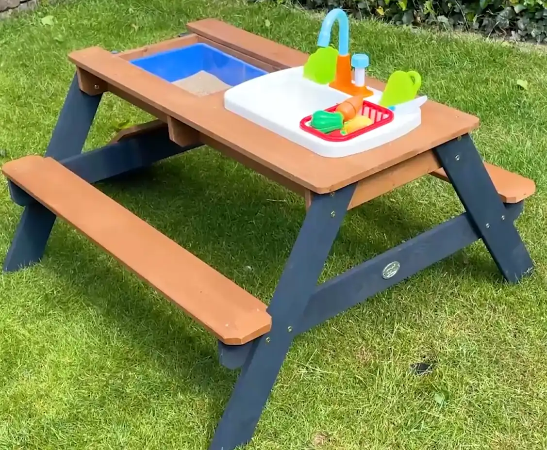 AXI Emily Sand und Wasser Picknicktisch mit Spielküche Anthrazit und Braun