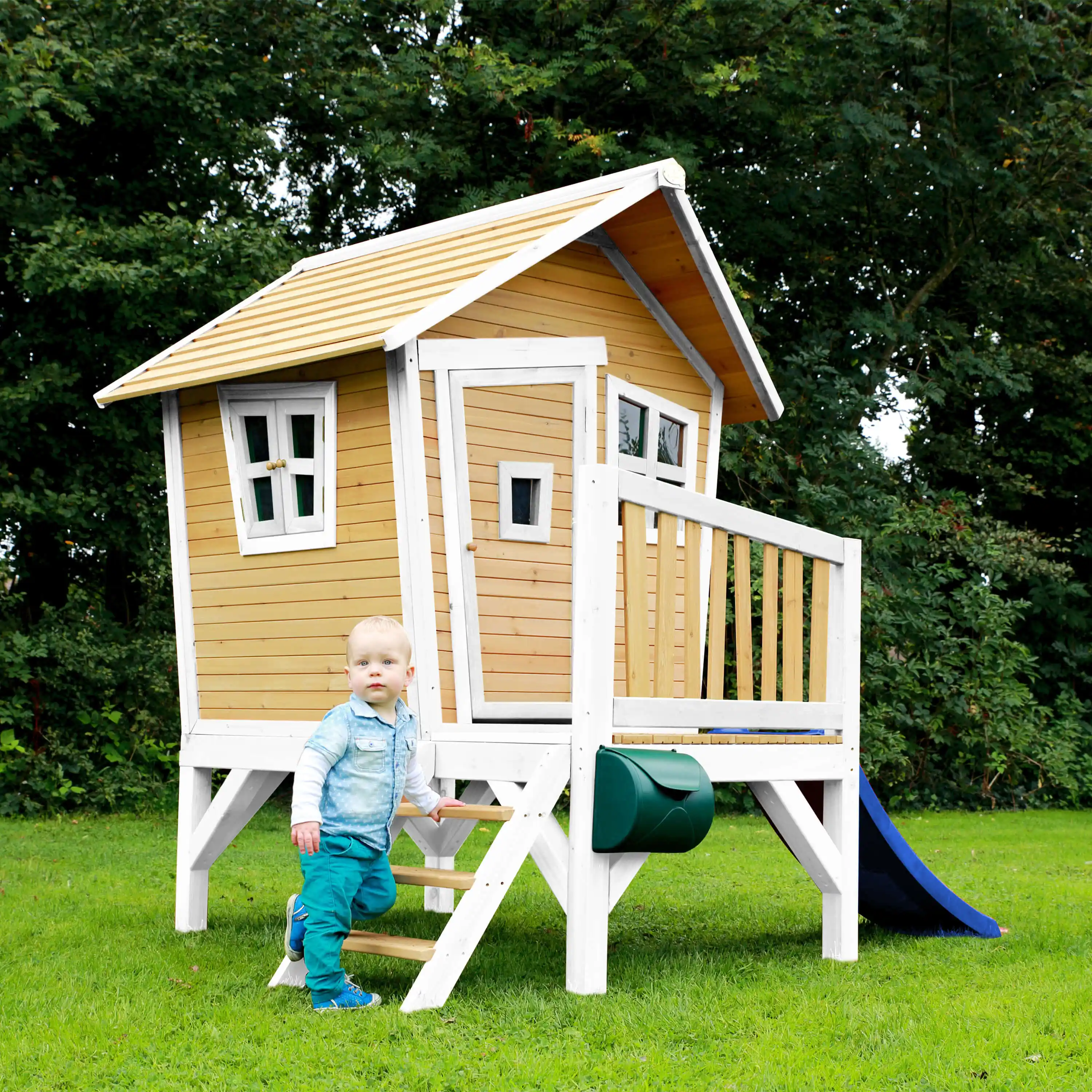 AXI Robin Spielhaus Braun und Weiß - Blaue Rutsche