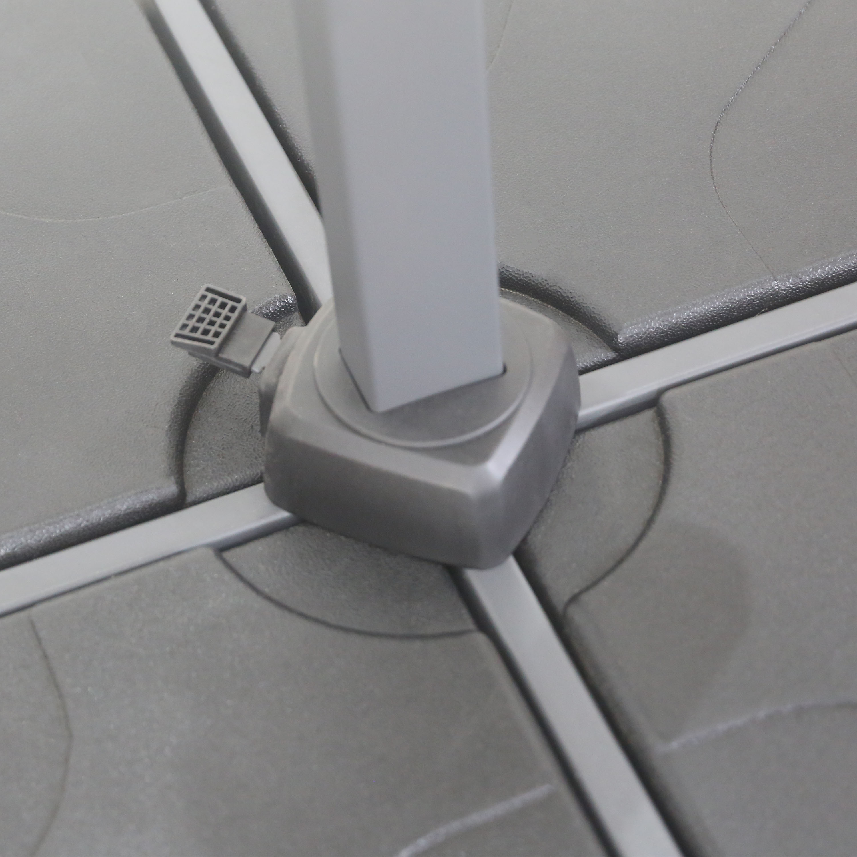 AXI Alina Cantilever Parasol 300x300cm Anthracite/Beige