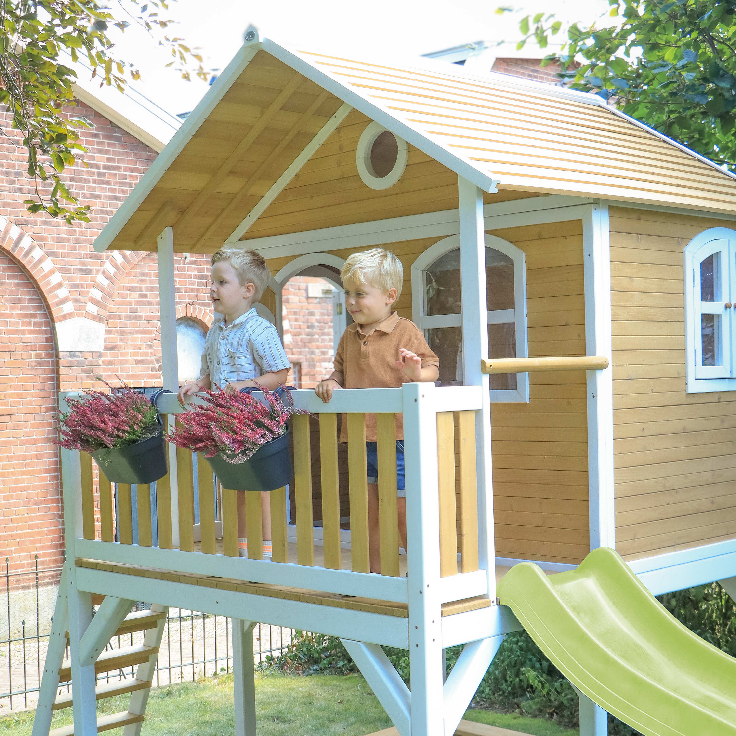 AXI Marc Playhouse Brown/White - Lime Green Slide