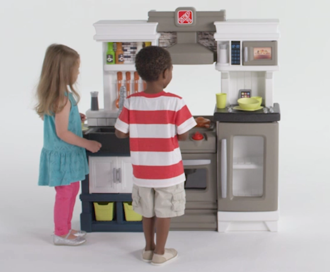 Step2 Modern Metro Kitchen Spielküche Toys and Garden