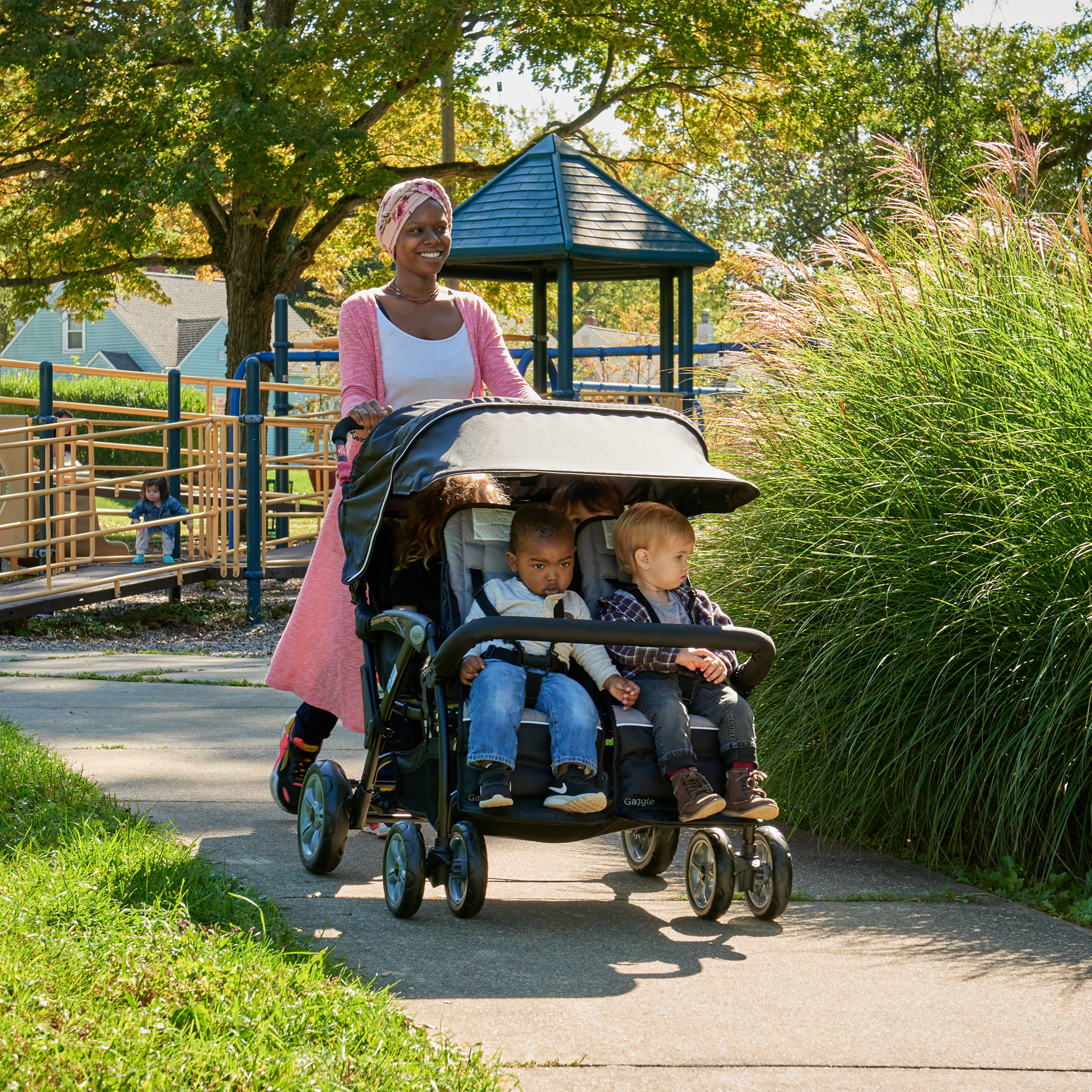 Gaggle Compass 4x4 Quad Kinderwagen für 4 Kinder Schwarz