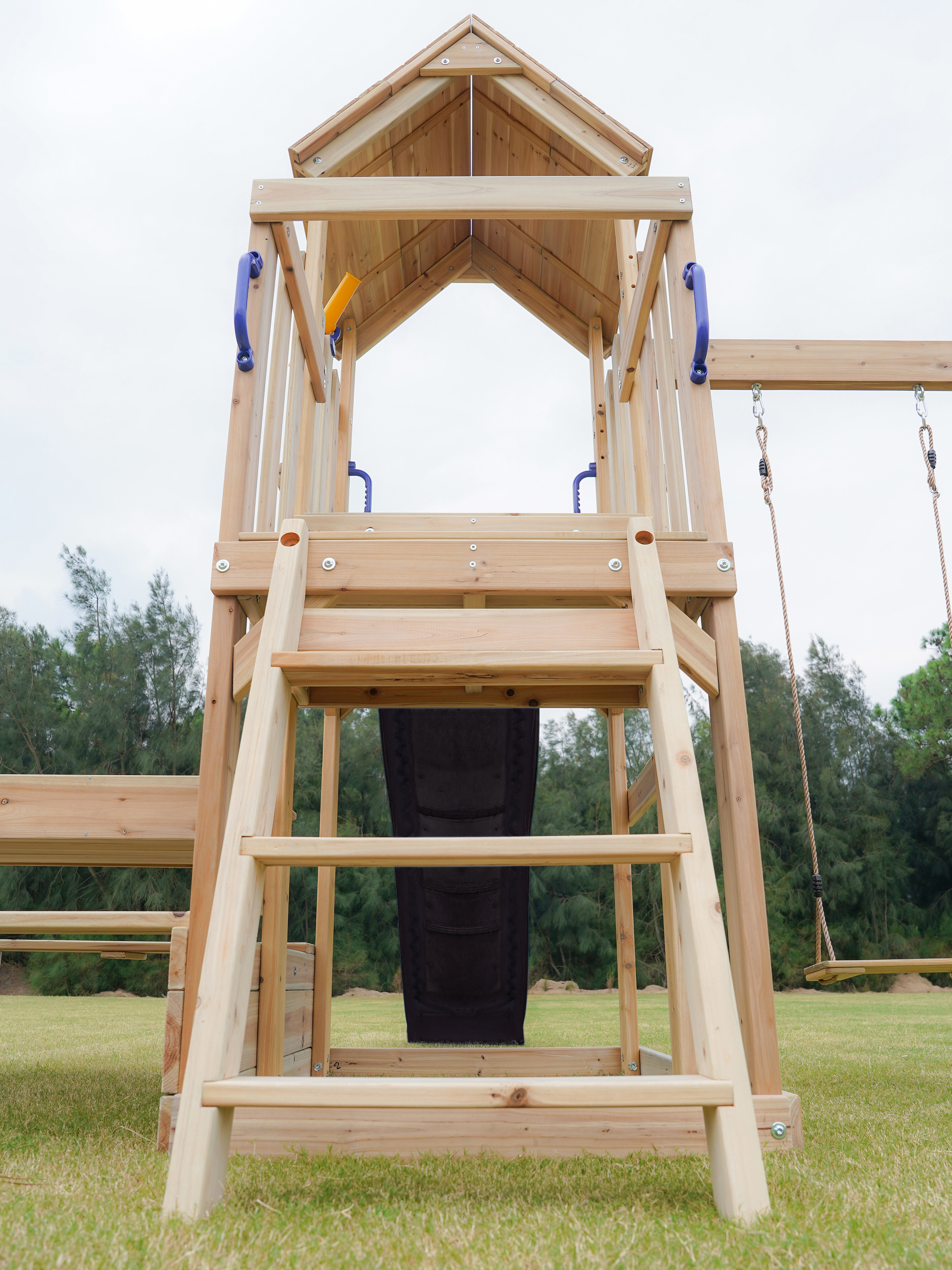 AXI Mette Spielturm mit Doppelschaukel Braun - Graue Rutsche