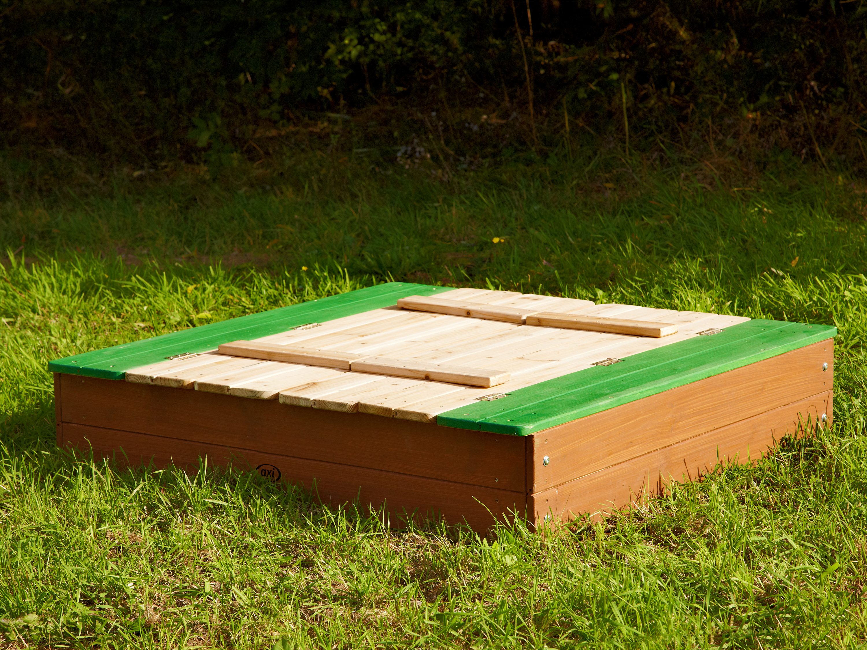 AXI Ella Sandbox with Benches - 100 x 95 cm - Brown/Green