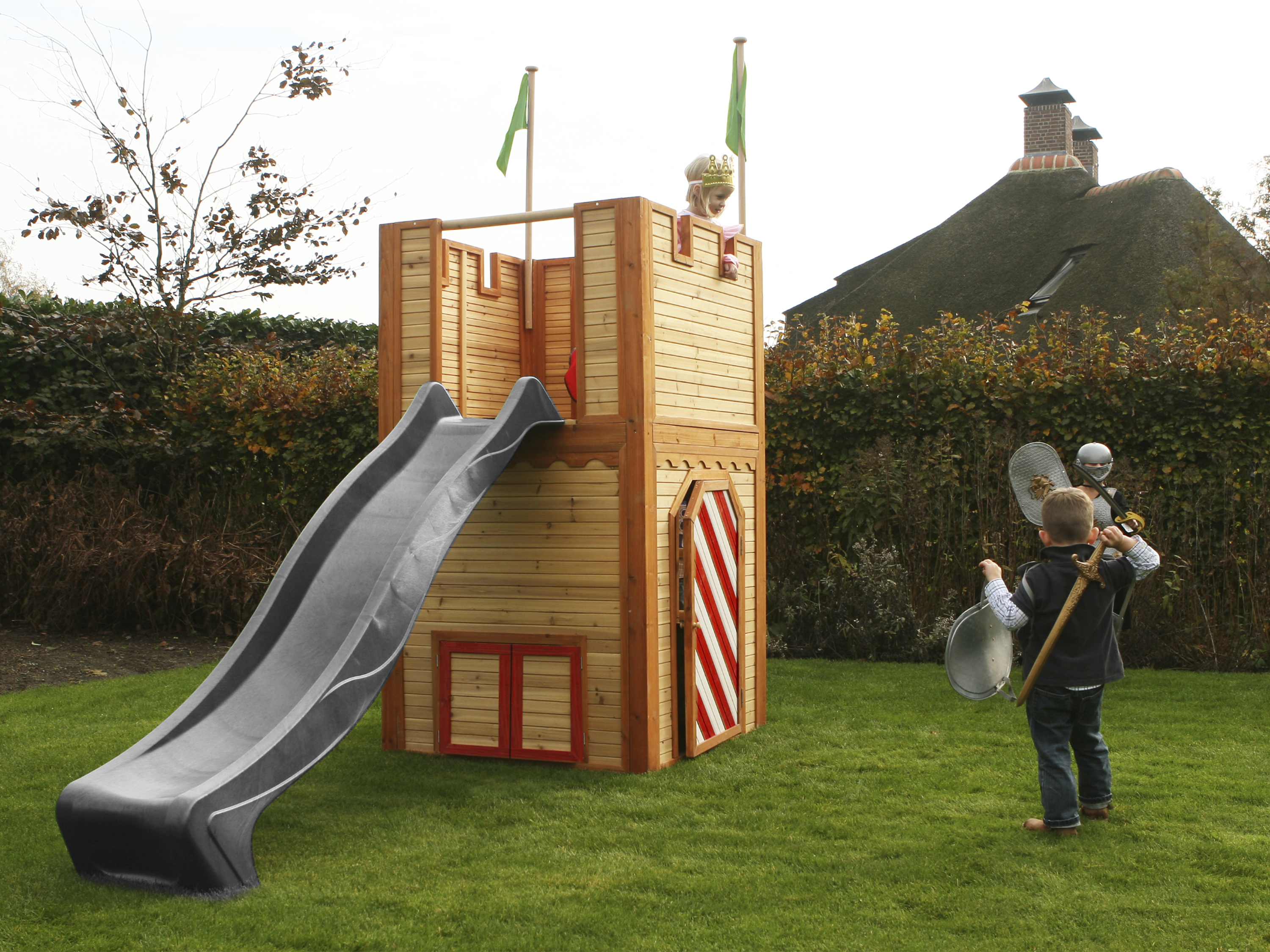 AXI Arthur Playhouse Brown/Red - Grey Slide