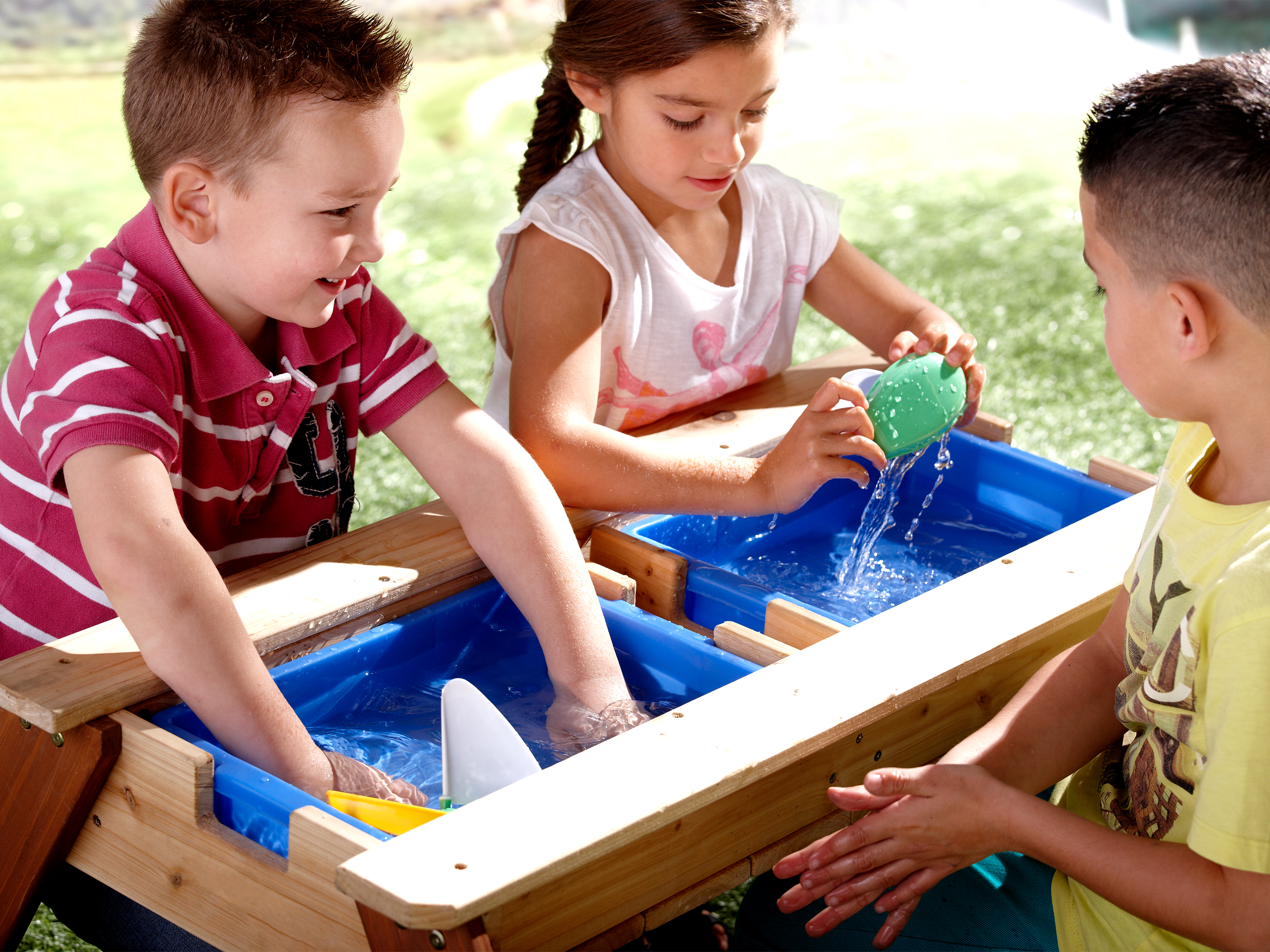 AXI Nick Sand & Water Picnic Table Brown with Umbrella Green/White